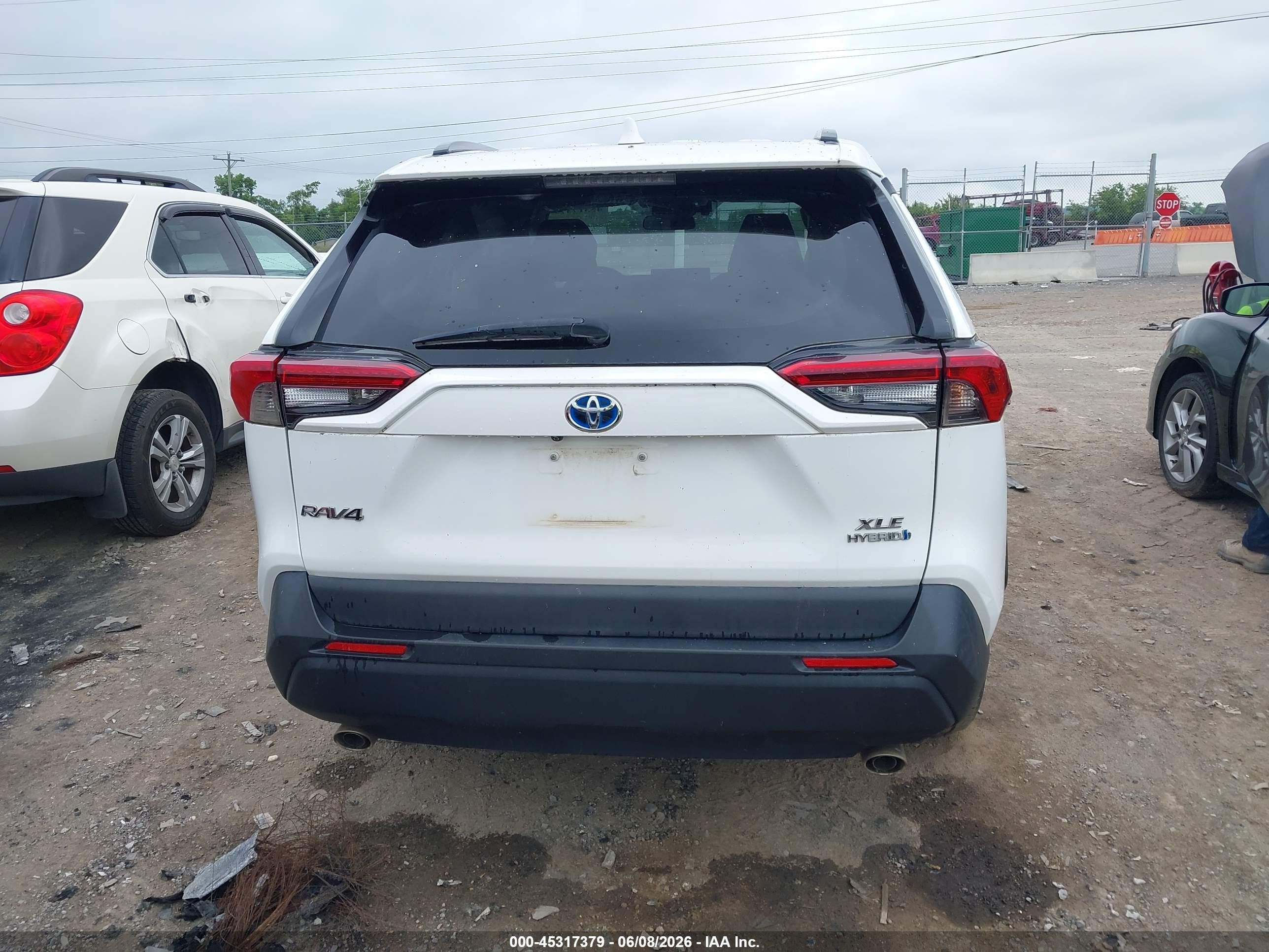 2019 Toyota Rav4 Hybrid Xle White vin: 2T3RWRFV9KW024955