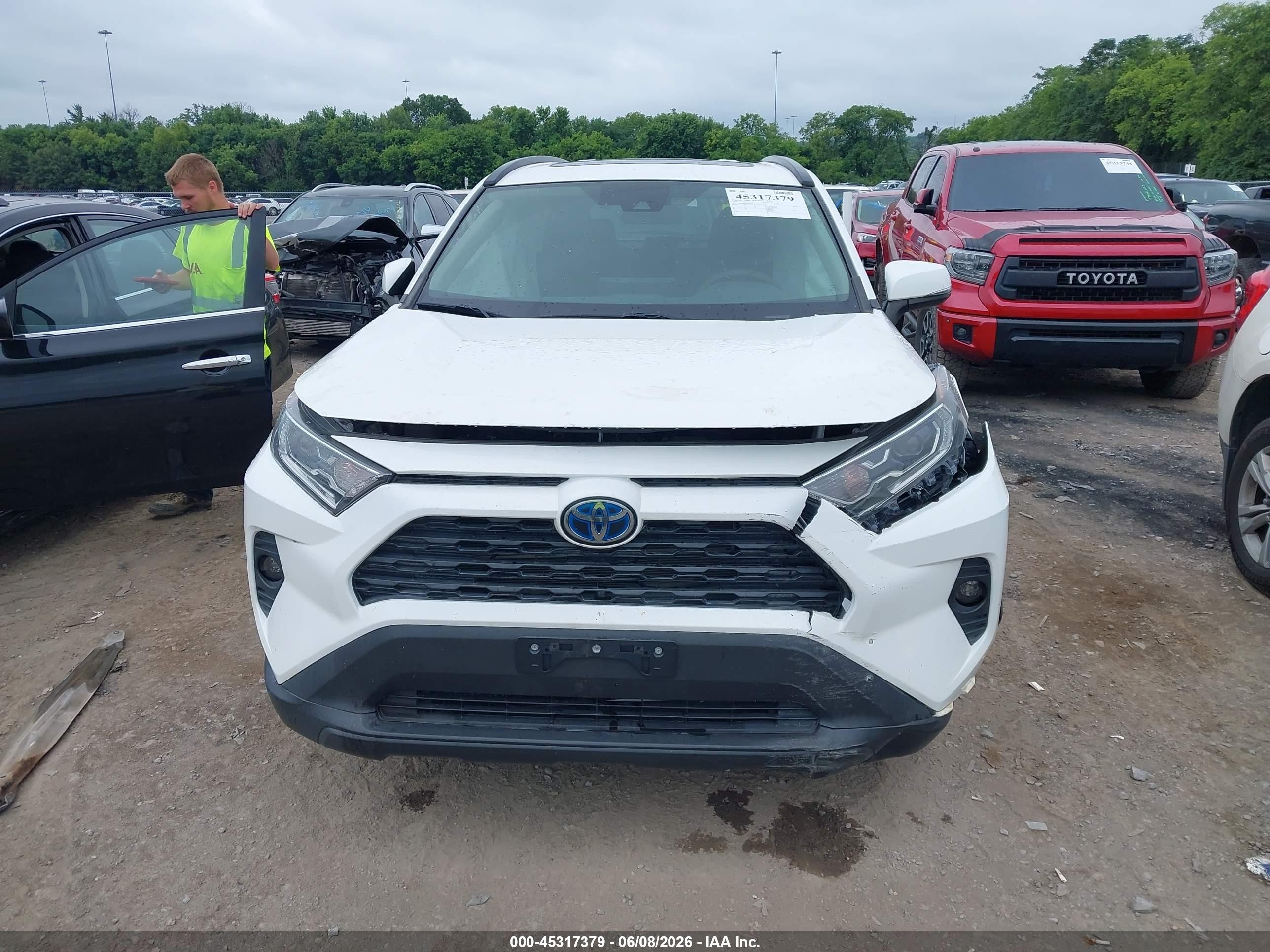2019 Toyota Rav4 Hybrid Xle White vin: 2T3RWRFV9KW024955