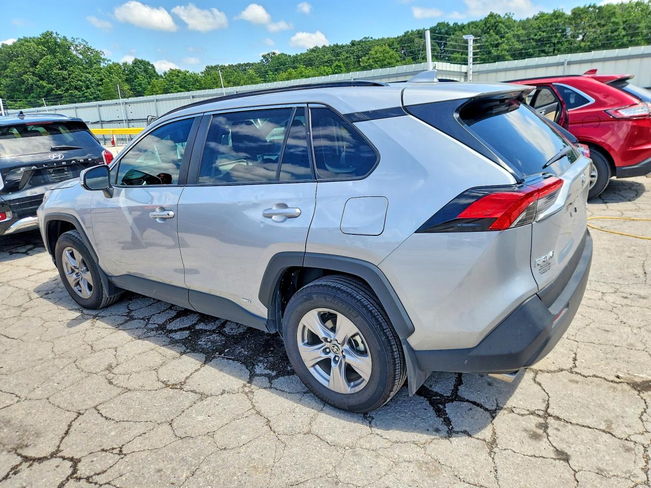 2025 Toyota Rav4 Hybrid Xle Silver vin: 2T3RWRFV9SW253992