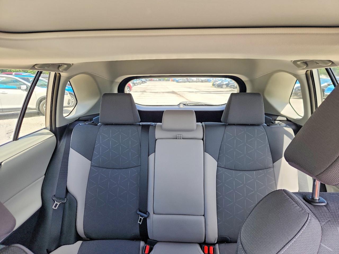 2025 Toyota Rav4 Hybrid Xle Silver vin: 2T3RWRFV9SW253992