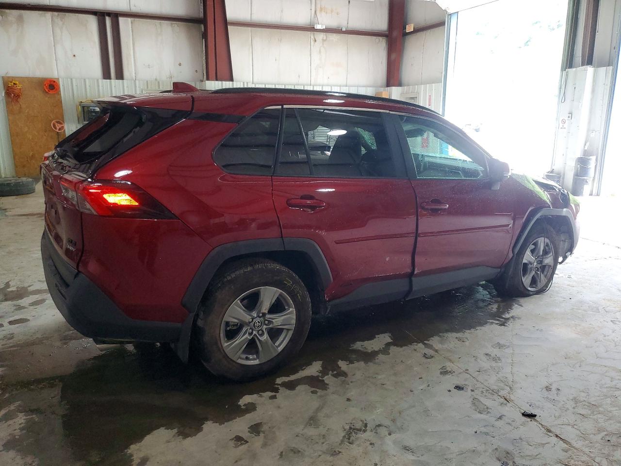 2025 Toyota Rav4 Hybrid Xle Maroon vin: 2T3RWRFV9SW294896