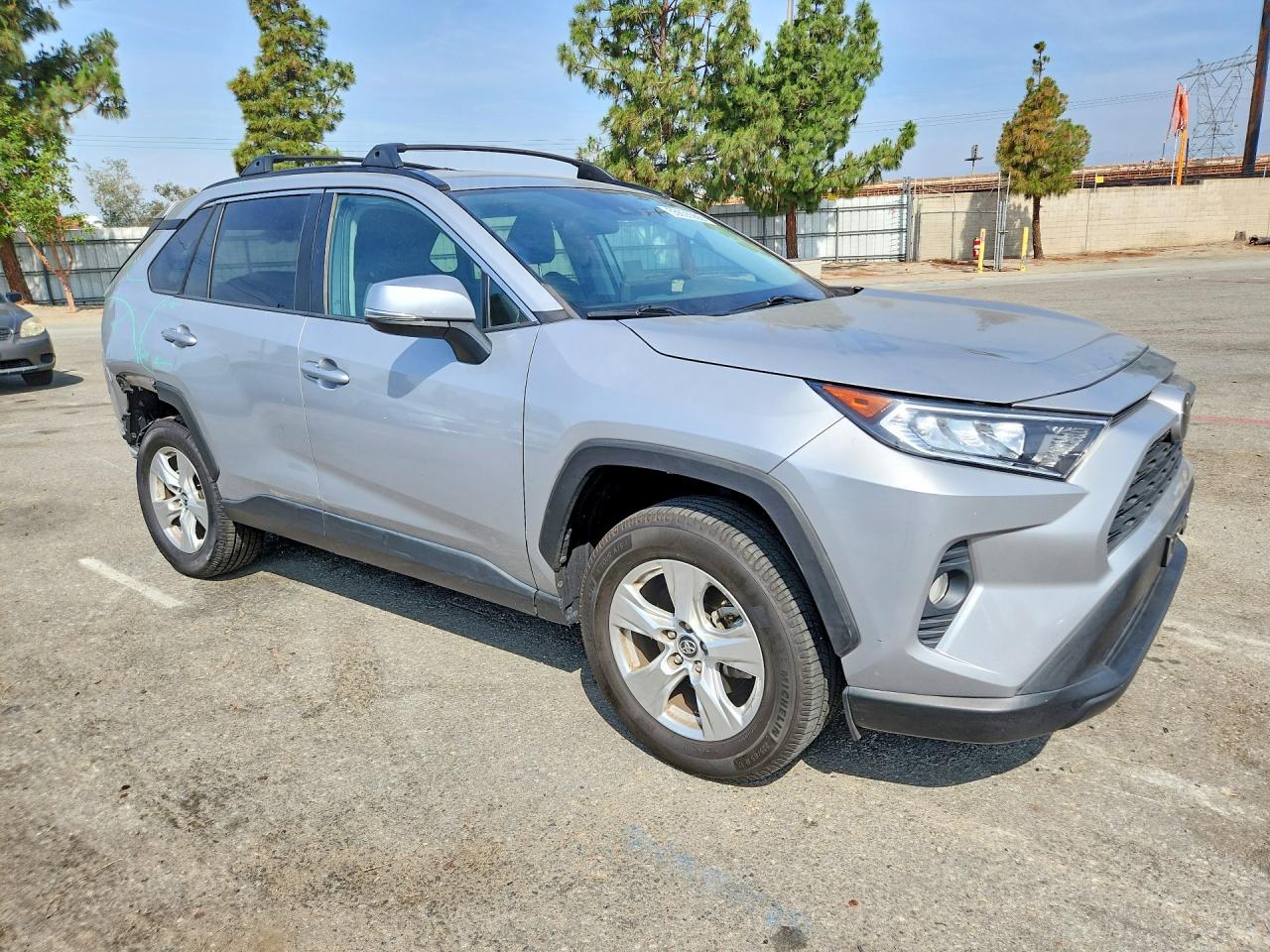2020 Toyota Rav4 Xle Silver vin: 2T3W1RFV0LW096663