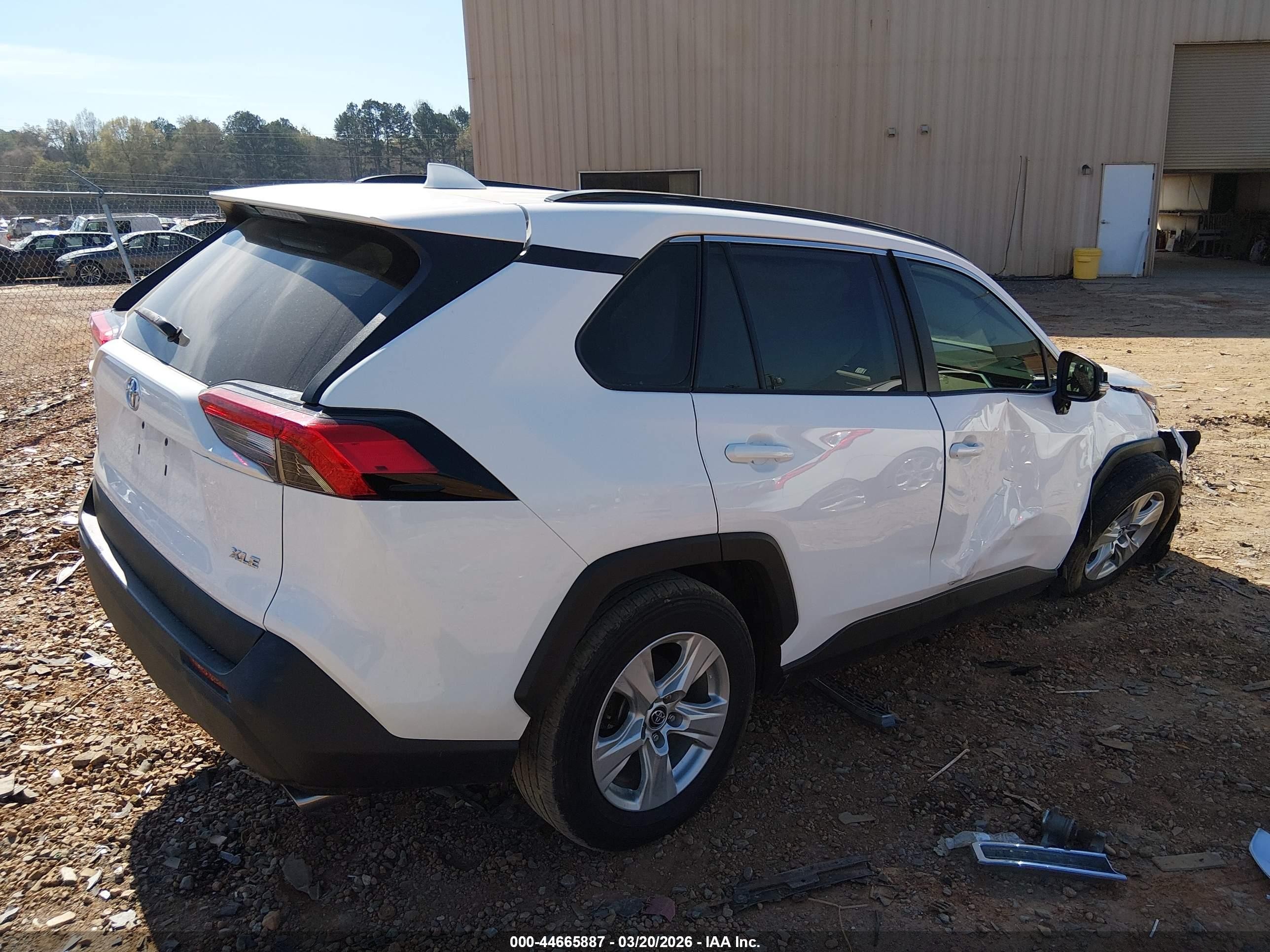 2021 Toyota Rav4 Xle White vin: 2T3W1RFV0MC089621