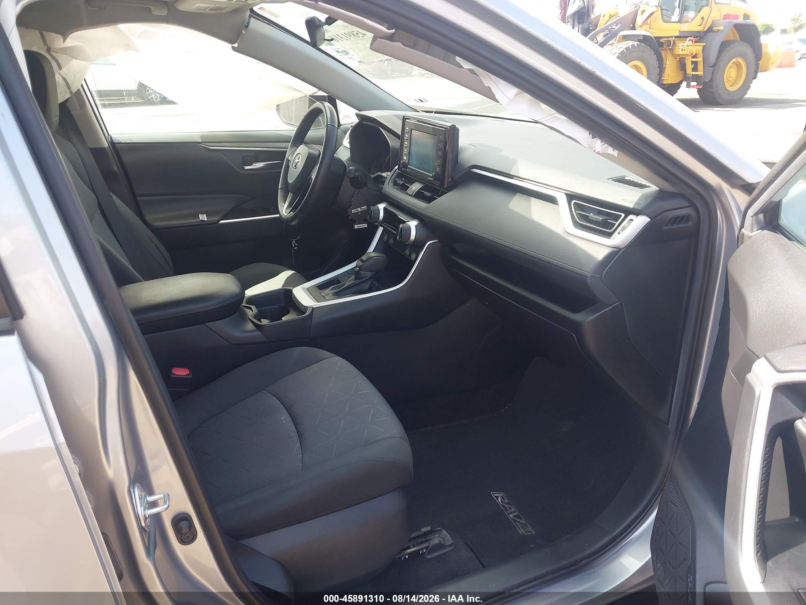 2021 Toyota Rav4 Xle Silver vin: 2T3W1RFV0MC112038