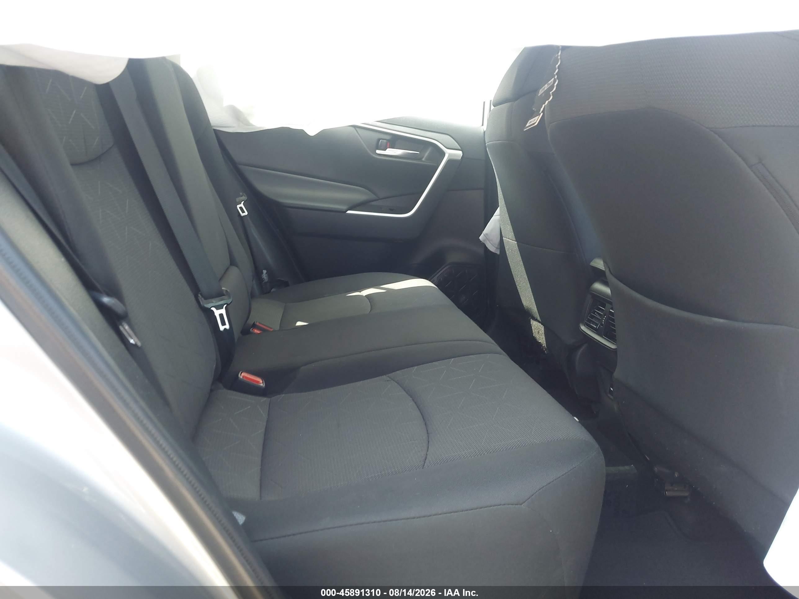 2021 Toyota Rav4 Xle Silver vin: 2T3W1RFV0MC112038