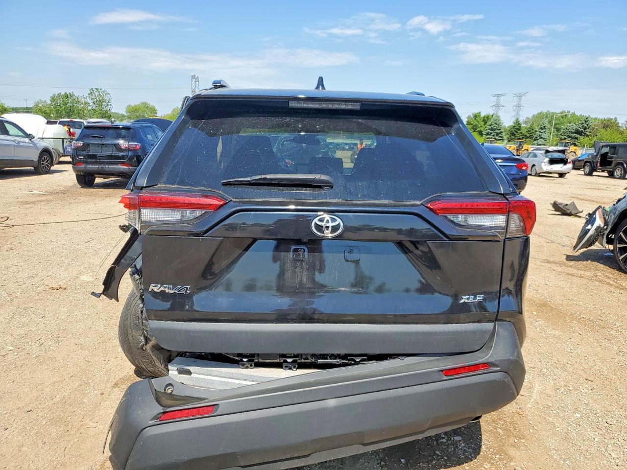 2023 Toyota Rav4 Xle Black vin: 2T3W1RFV0PW272066