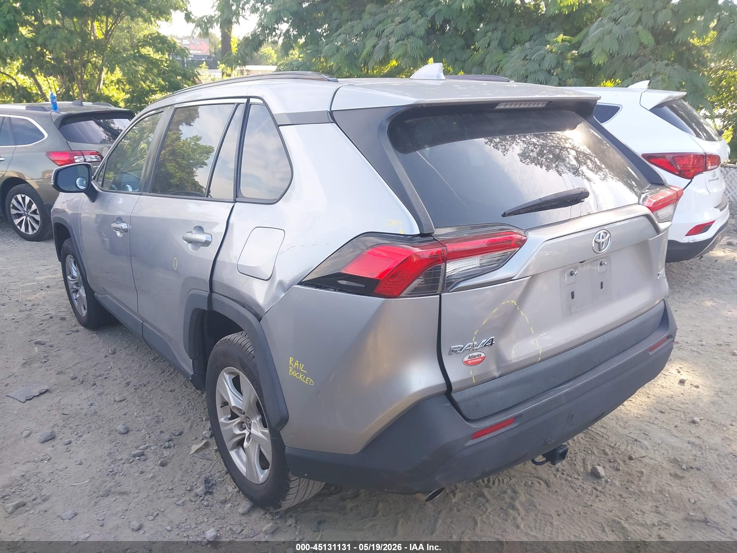 2021 Toyota Rav4 Xle Silver vin: 2T3W1RFV1MC163838