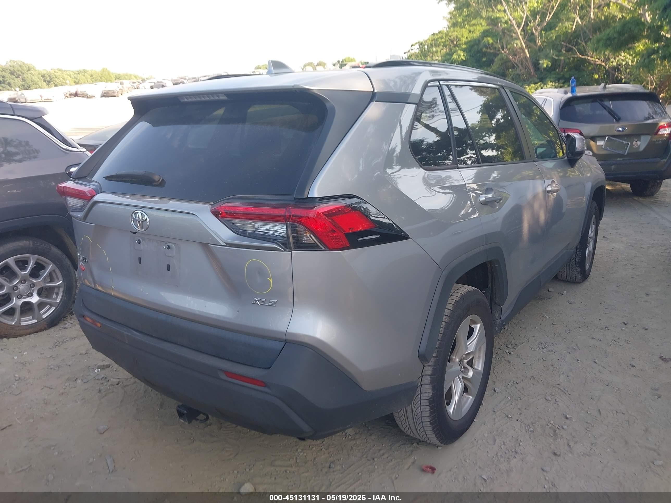 2021 Toyota Rav4 Xle Silver vin: 2T3W1RFV1MC163838