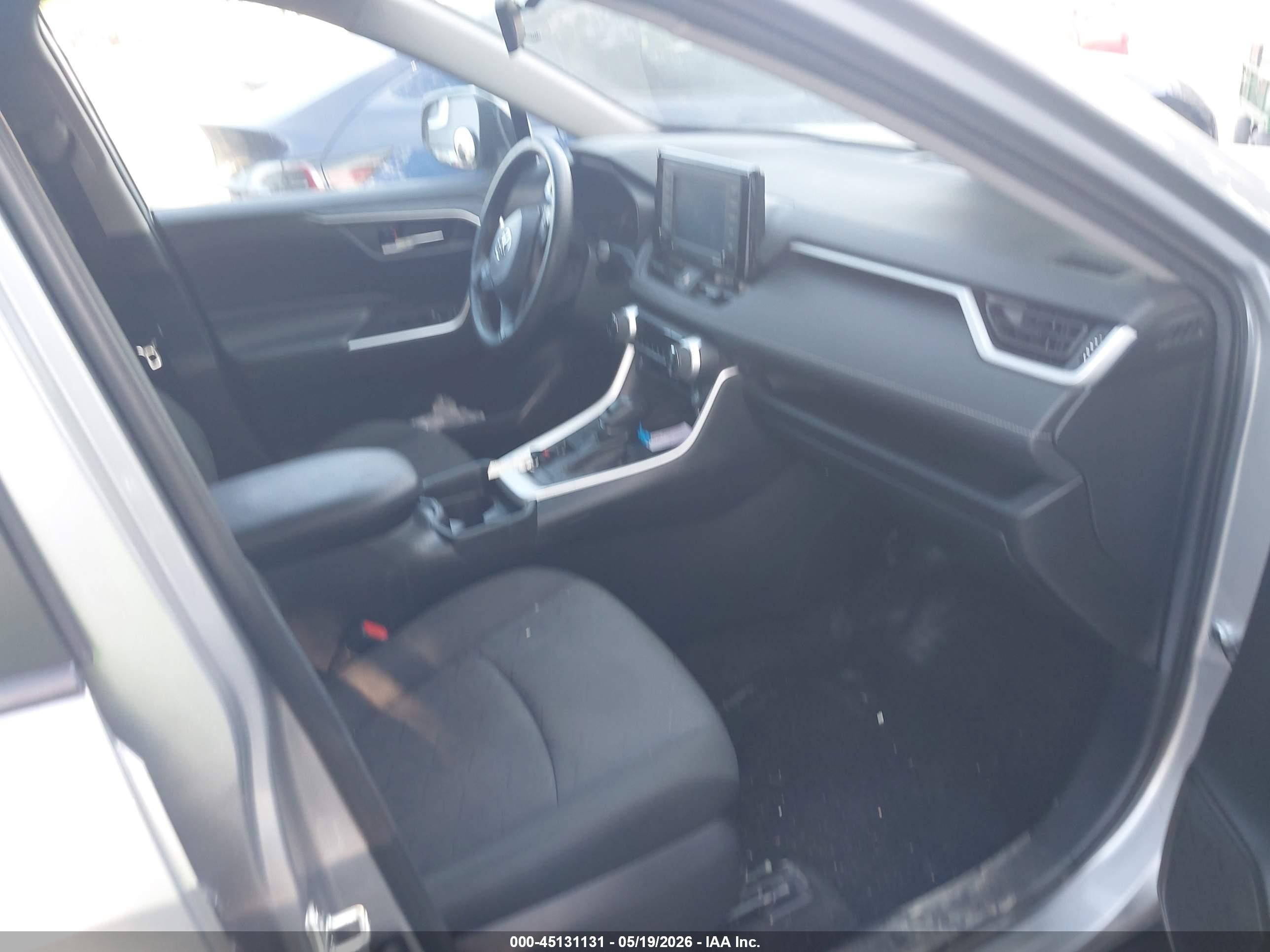 2021 Toyota Rav4 Xle Silver vin: 2T3W1RFV1MC163838