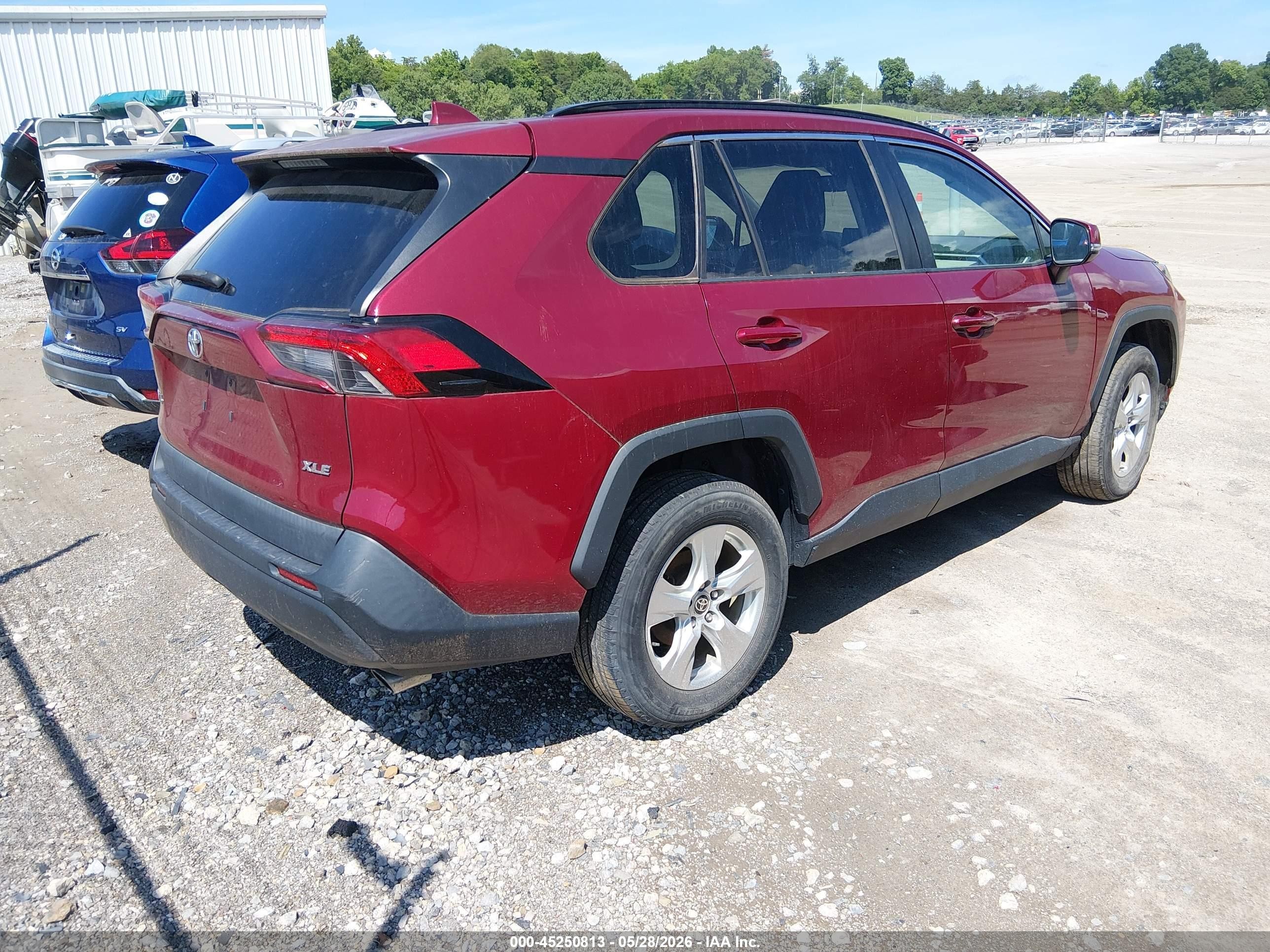 2021 Toyota Rav4 Xle Бордовый vin: 2T3W1RFV1MW127663