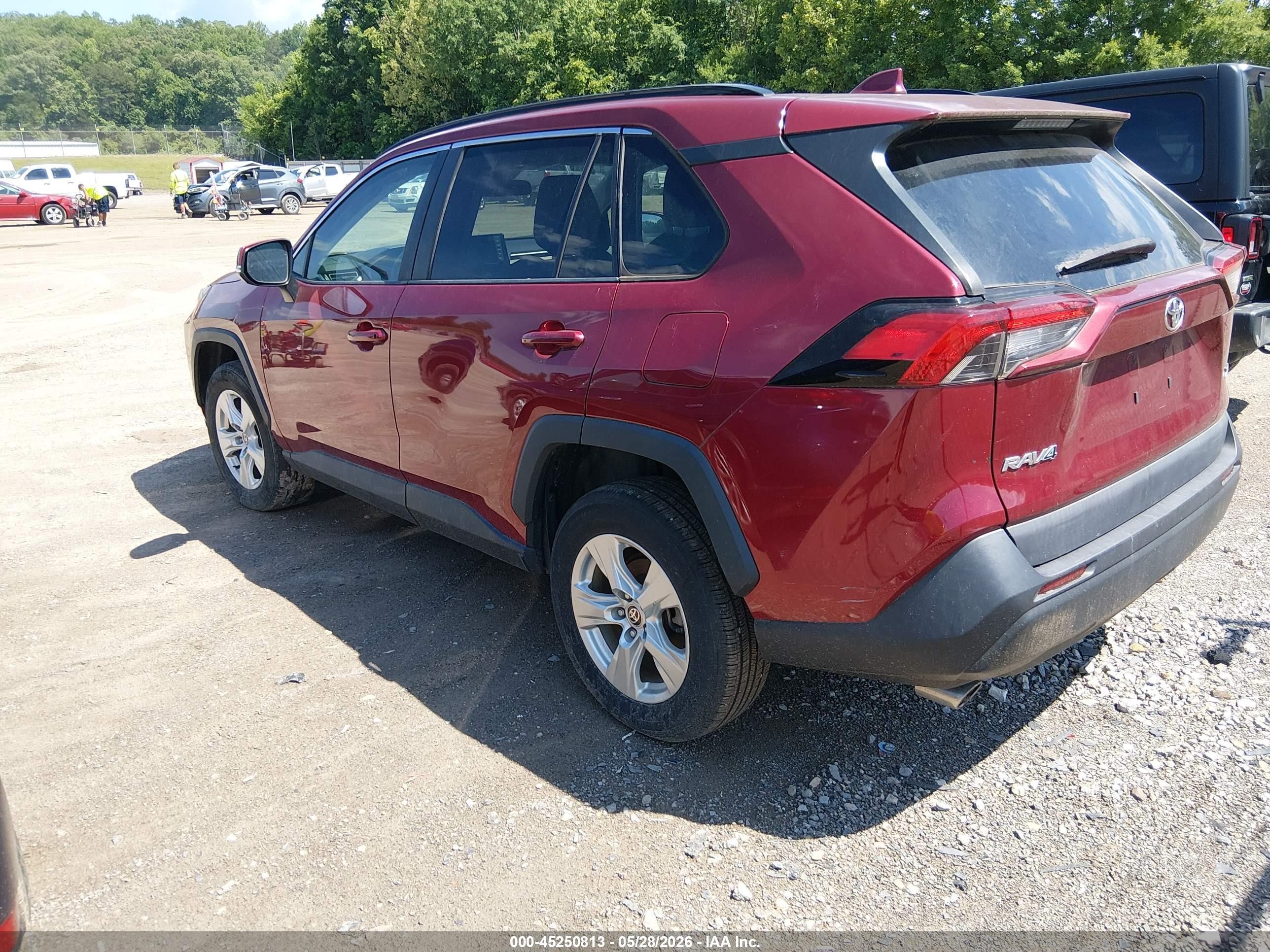 2021 Toyota Rav4 Xle Бордовый vin: 2T3W1RFV1MW127663