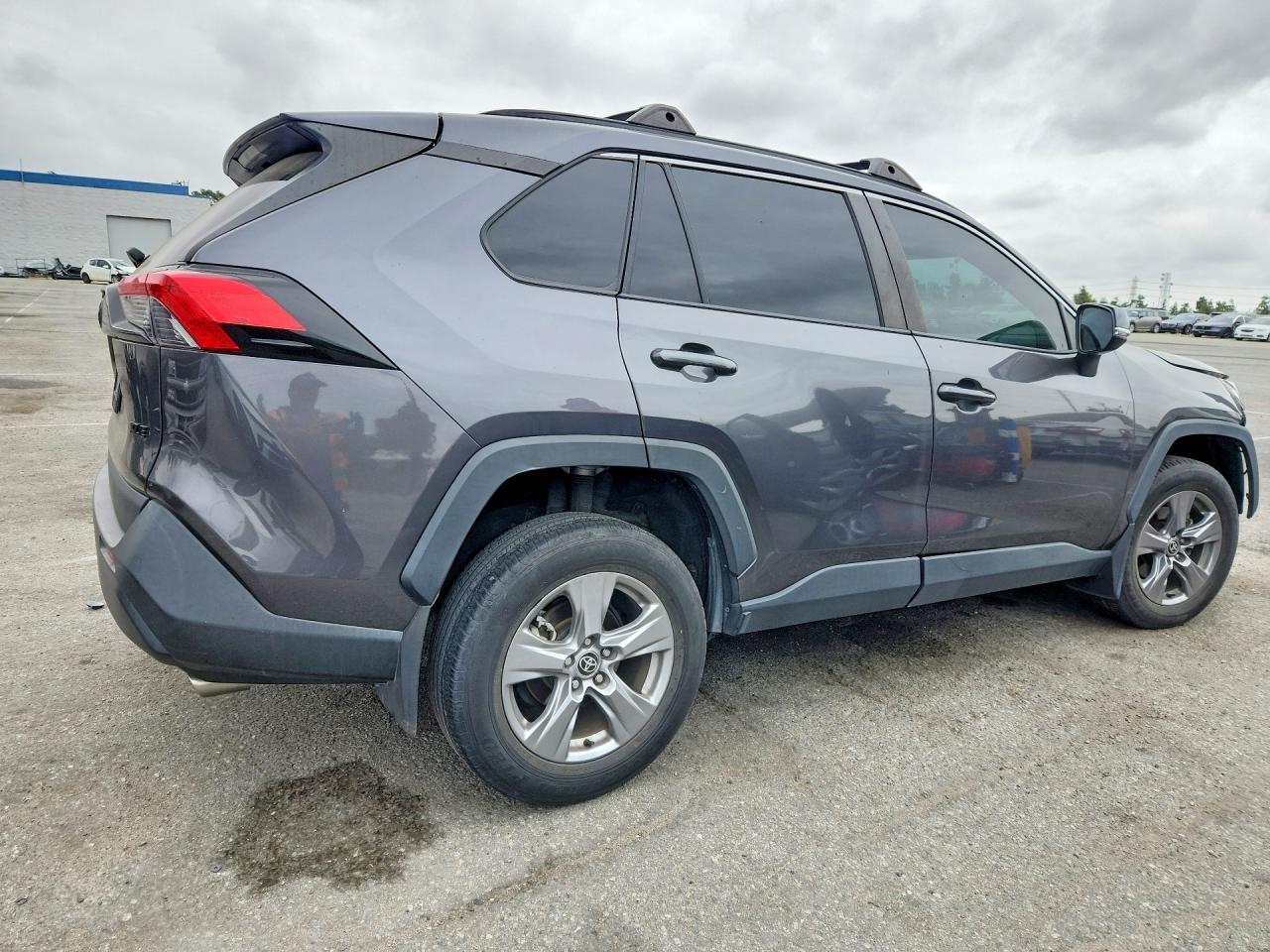 2022 Toyota Rav4 Xle Gray vin: 2T3W1RFV1NC184920