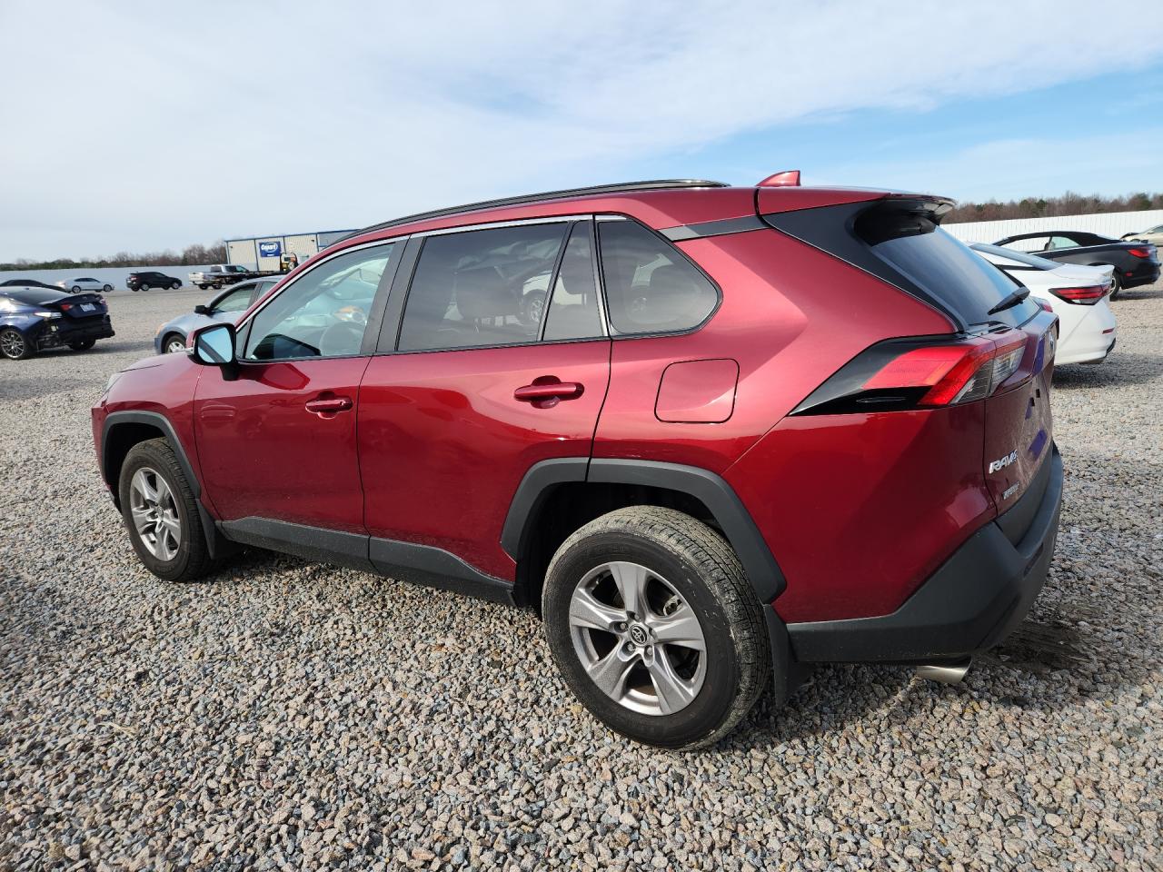 2025 Toyota Rav4 Xle Red vin: 2T3W1RFV1SW435302