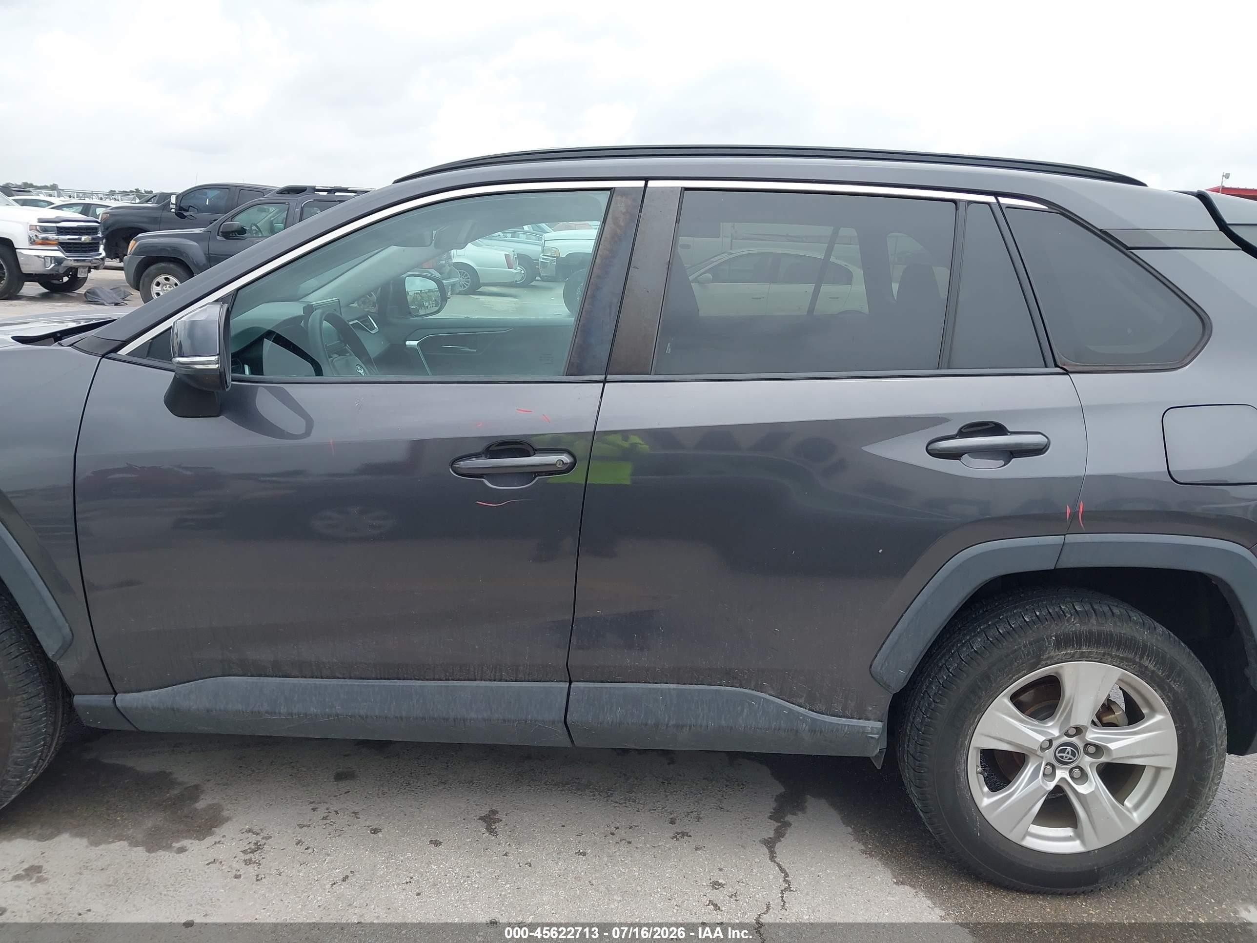 2019 Toyota Rav4 Xle Gray vin: 2T3W1RFV2KW014480