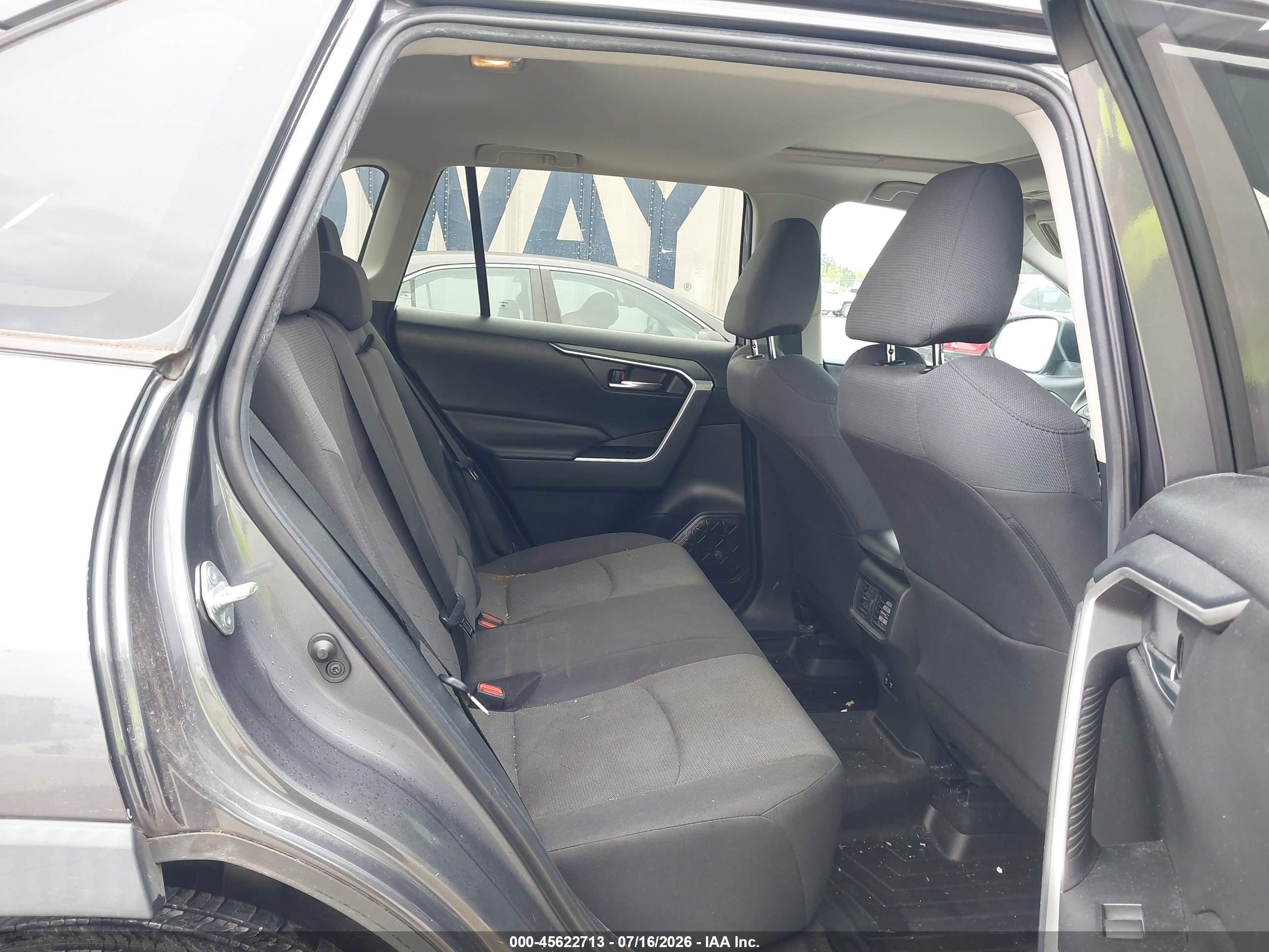 2019 Toyota Rav4 Xle Gray vin: 2T3W1RFV2KW014480