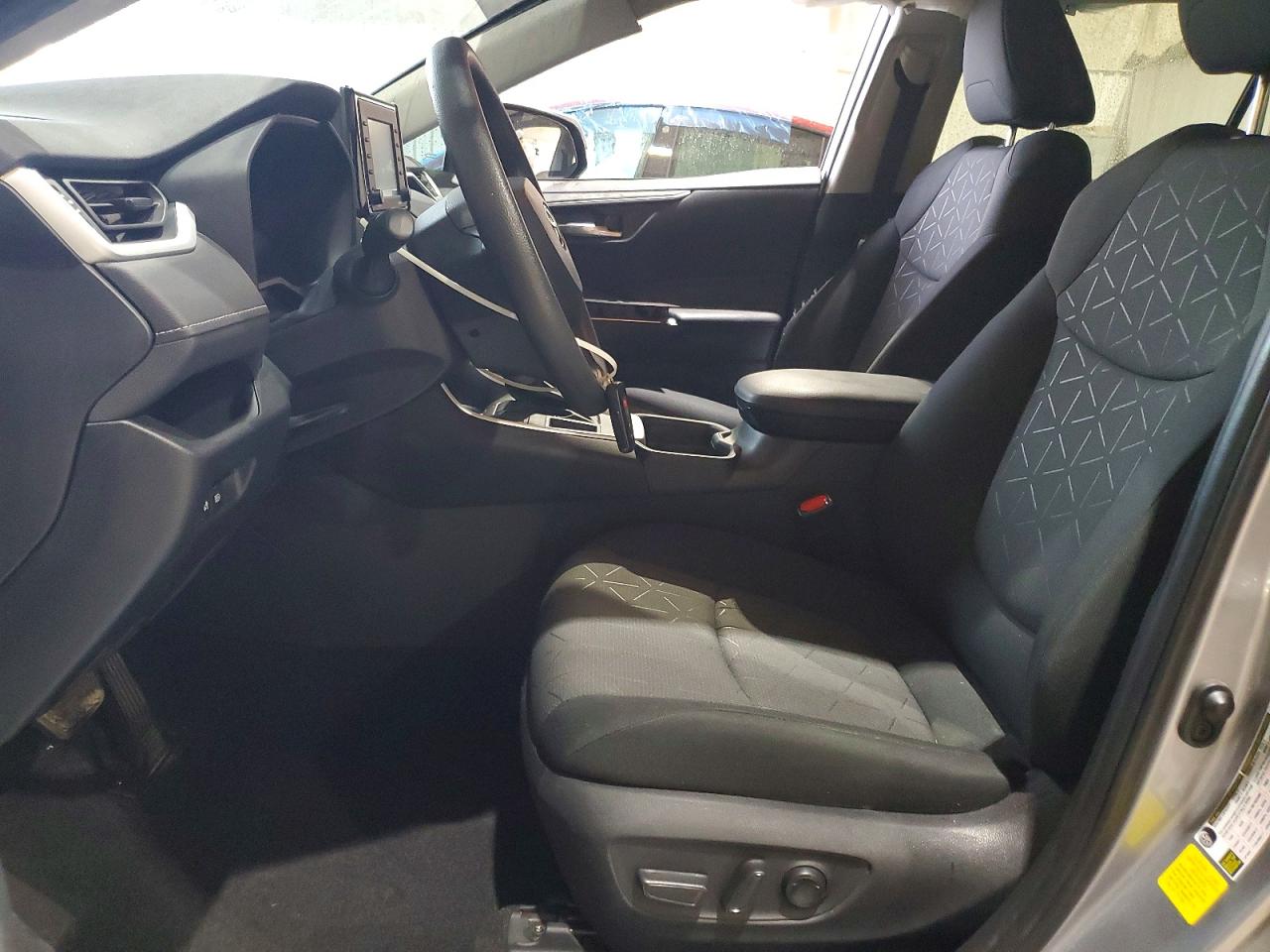 2020 Toyota Rav4 Xle Silver vin: 2T3W1RFV2LC066386