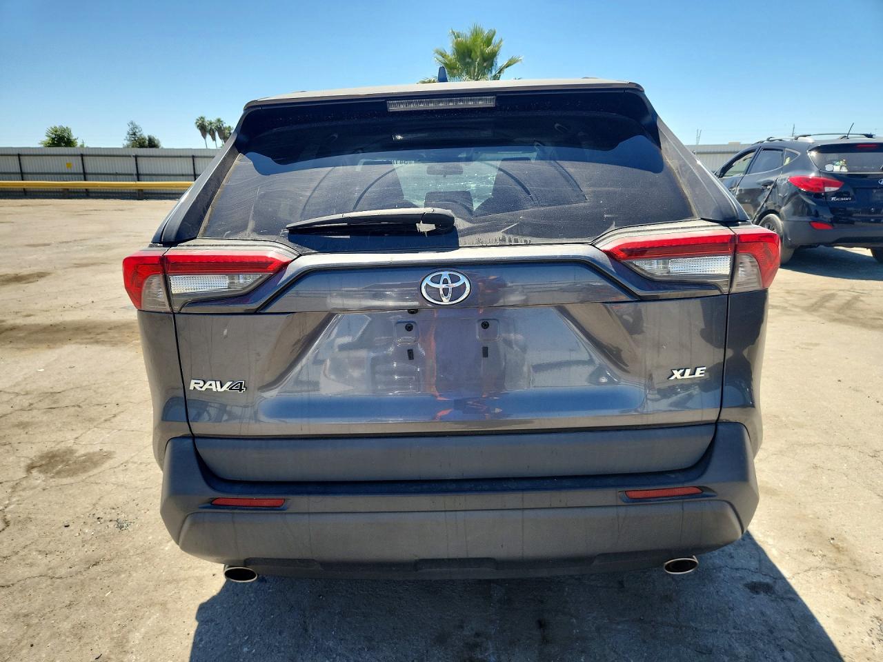 2021 Toyota Rav4 Xle Gray vin: 2T3W1RFV2MC133926