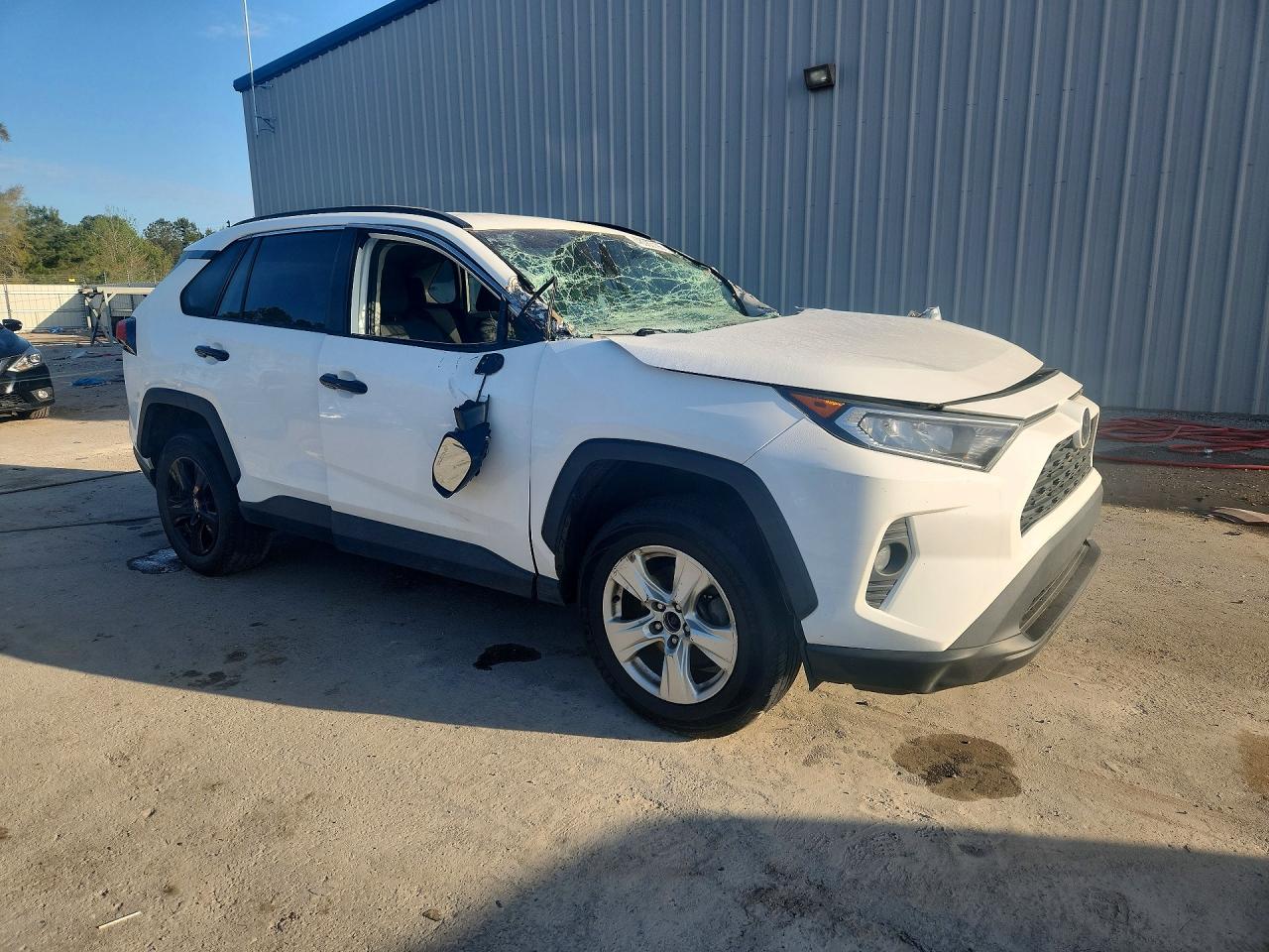 2021 Toyota Rav4 Xle White vin: 2T3W1RFV2MW116431