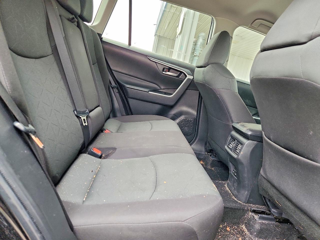 2024 Toyota Rav4 Xle Black vin: 2T3W1RFV2RC261588