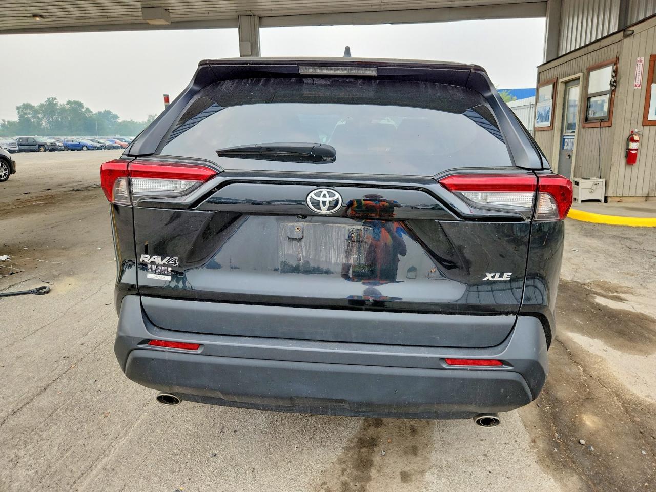 2024 Toyota Rav4 Xle Black vin: 2T3W1RFV2RC261588