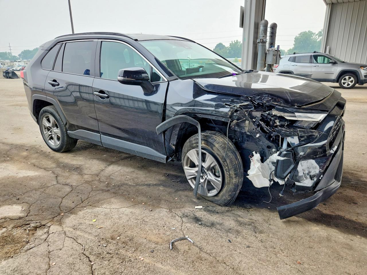 2024 Toyota Rav4 Xle Black vin: 2T3W1RFV2RC261588