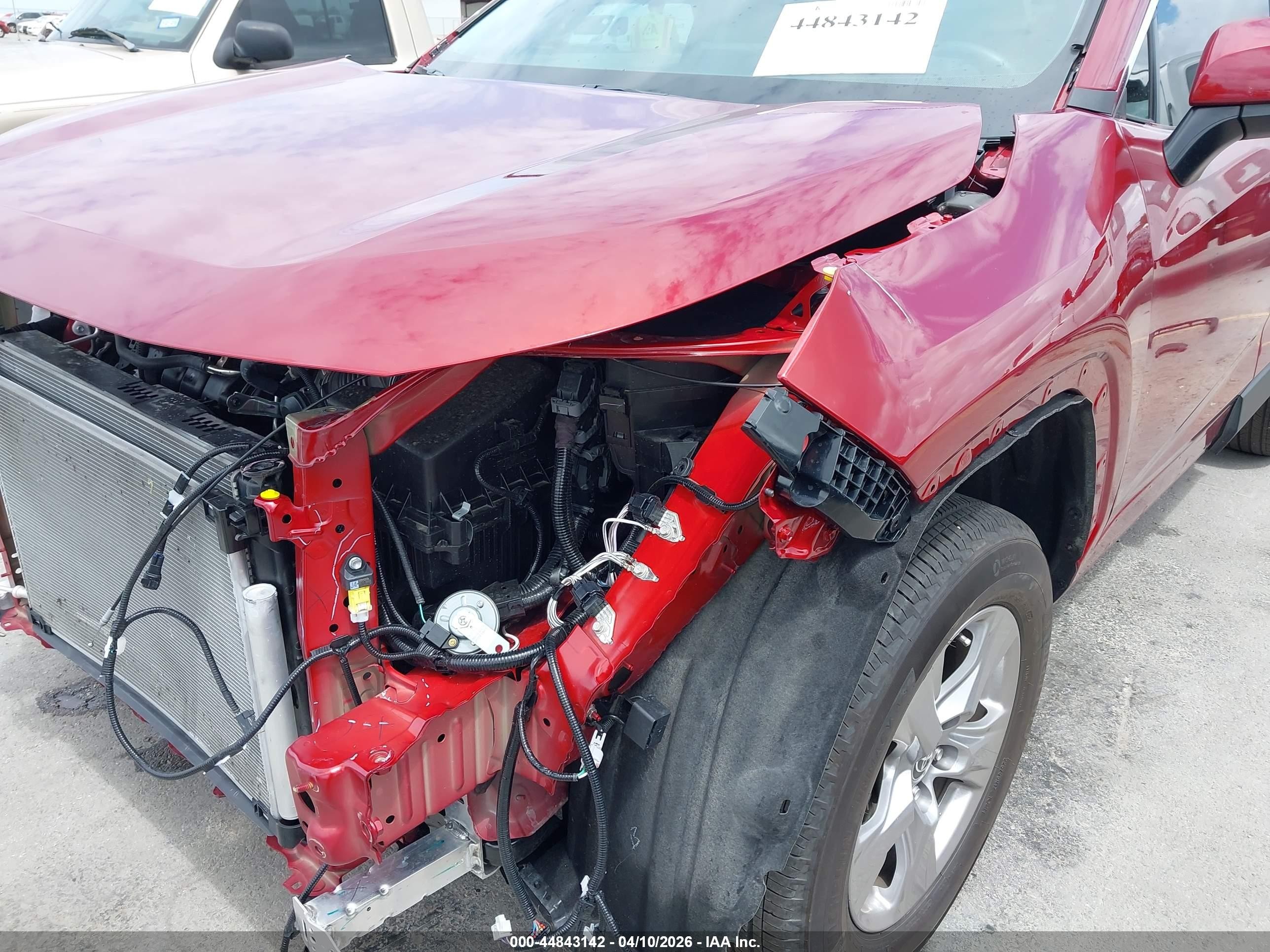 2025 Toyota Rav4 Xle Red vin: 2T3W1RFV2SW428892