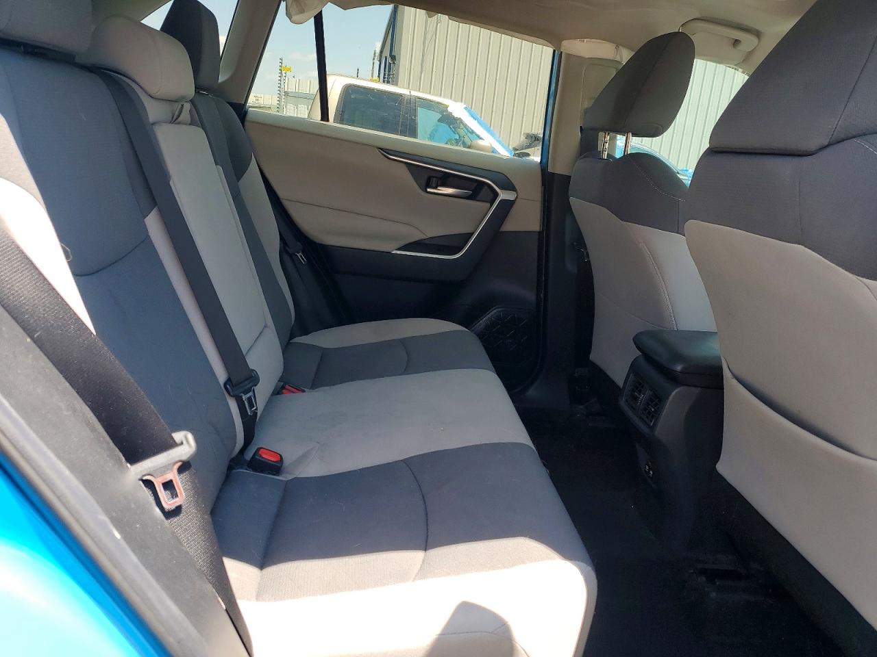 2019 Toyota Rav4 Xle Turquoise vin: 2T3W1RFV3KW007442