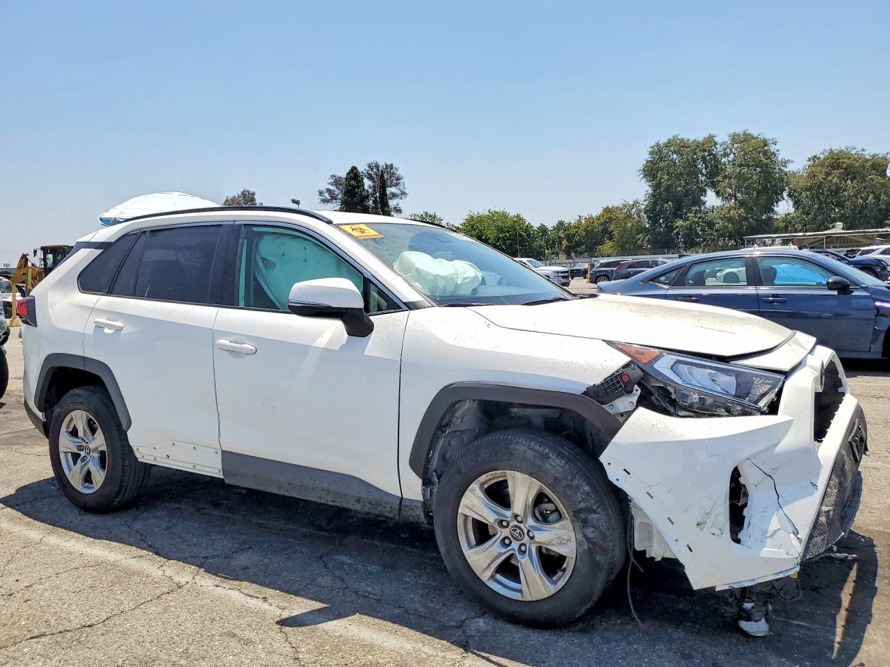 2021 Toyota Rav4 Xle White vin: 2T3W1RFV4MC107084