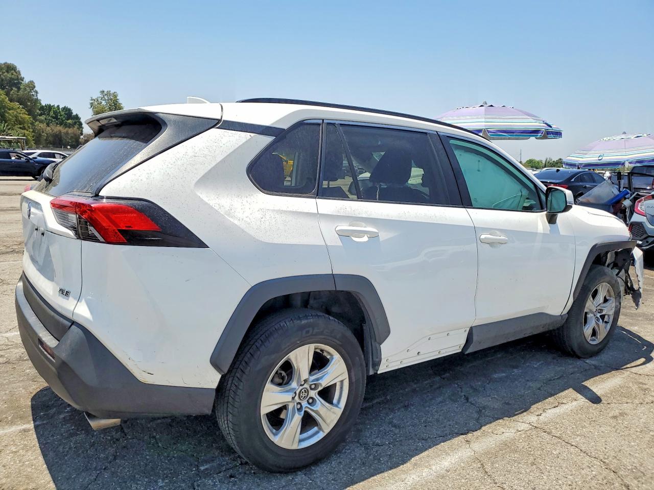 2021 Toyota Rav4 Xle White vin: 2T3W1RFV4MC107084