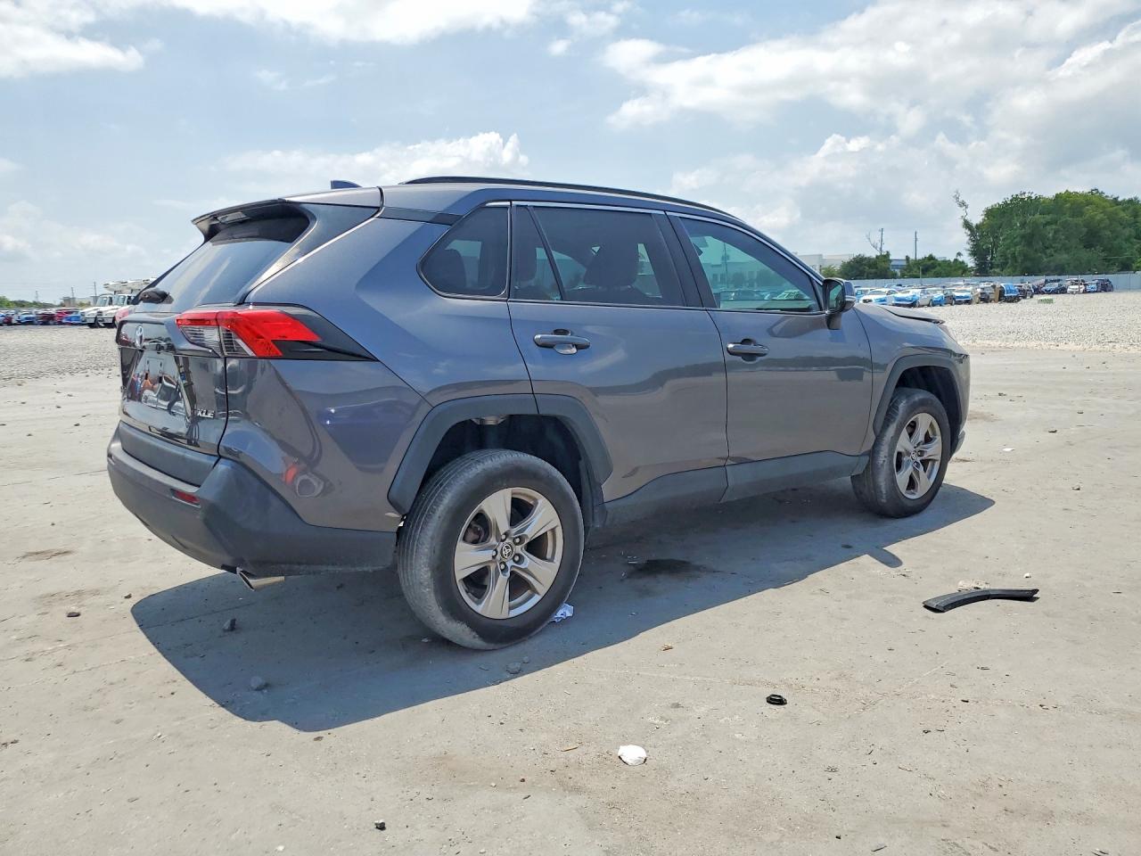 2022 Toyota Rav4 Xle Gray vin: 2T3W1RFV4NC206926