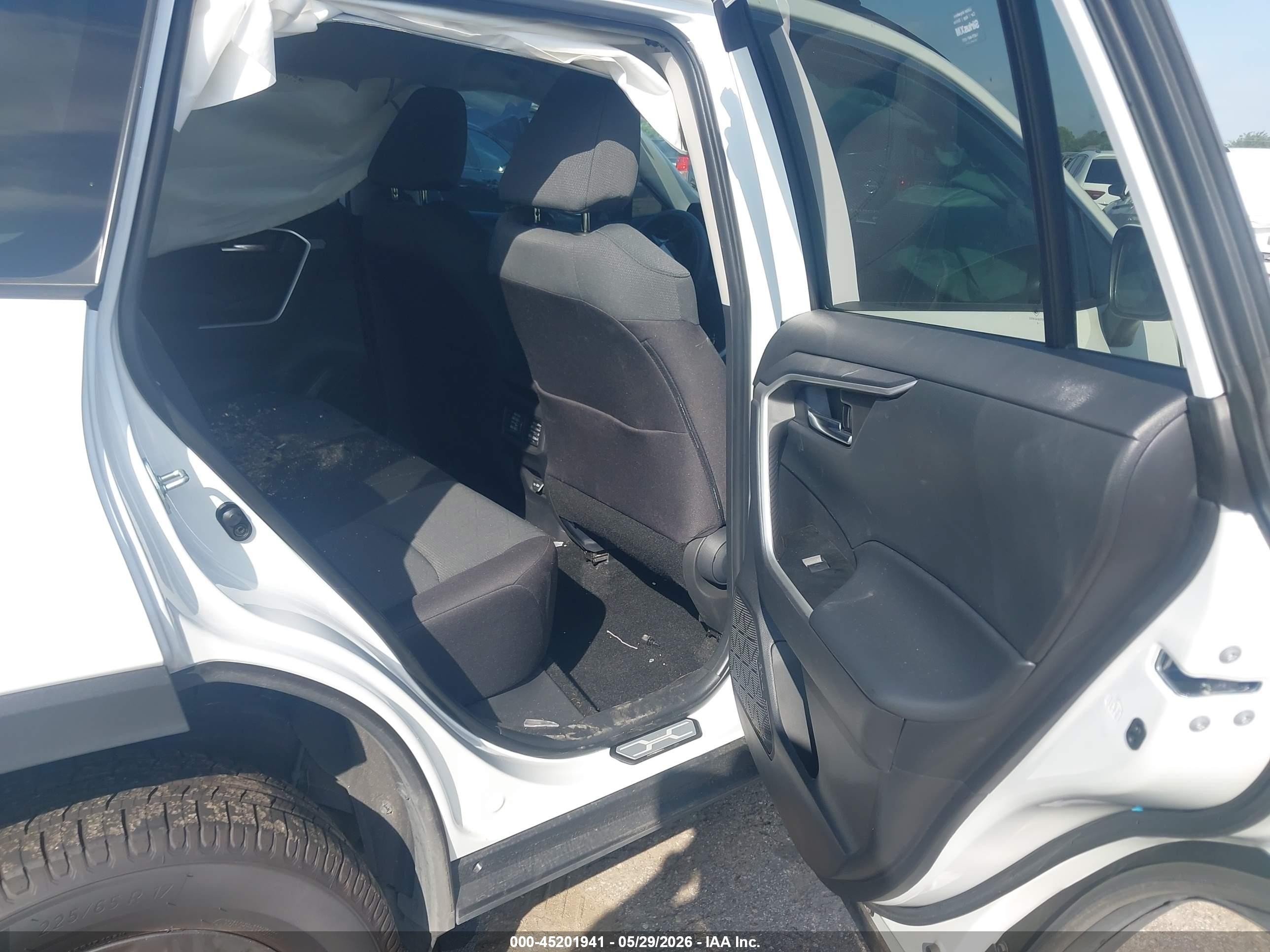2024 Toyota Rav4 Xle White vin: 2T3W1RFV4RW346060