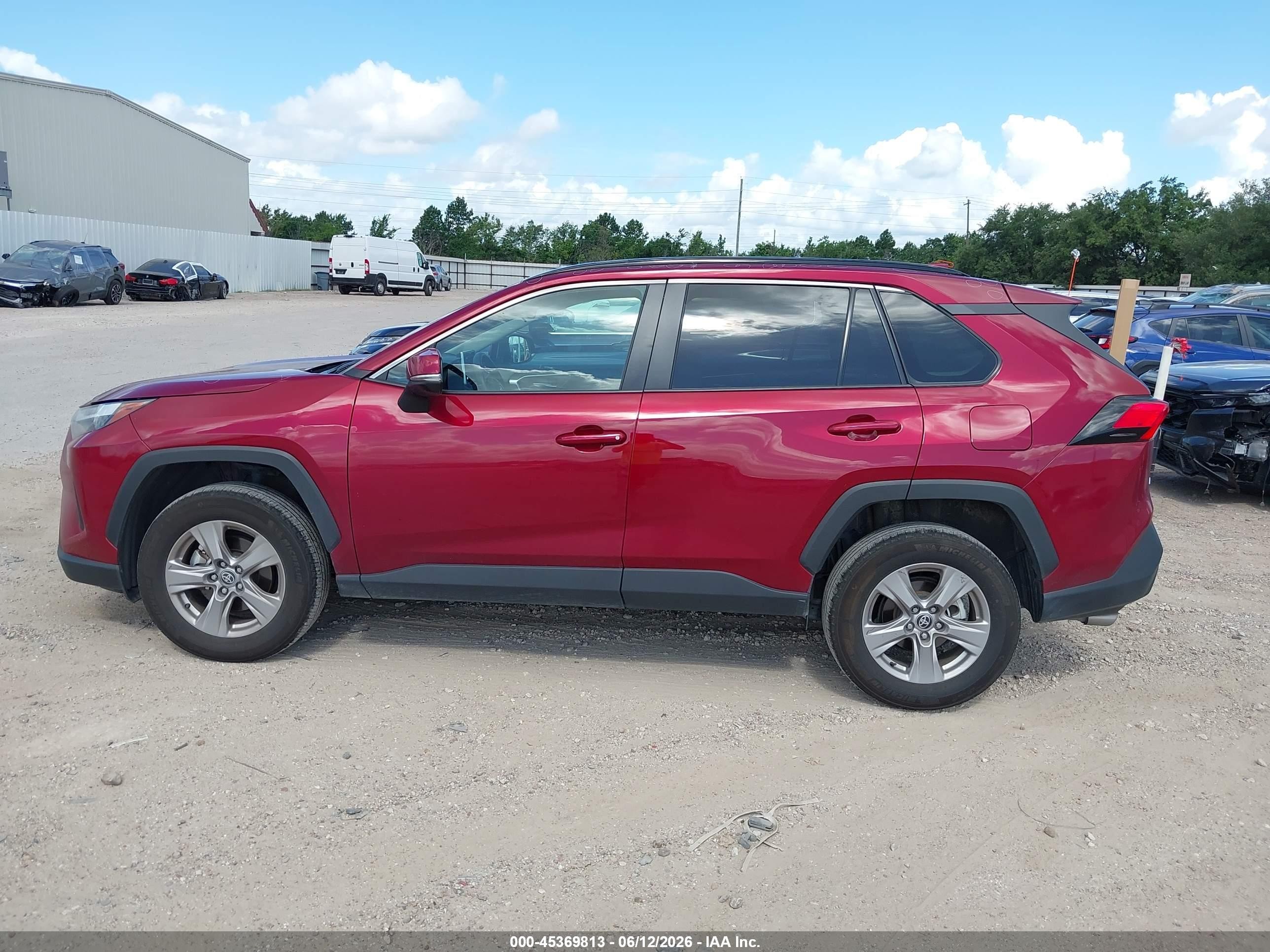 2025 Toyota Rav4 Xle Red vin: 2T3W1RFV4SW373247
