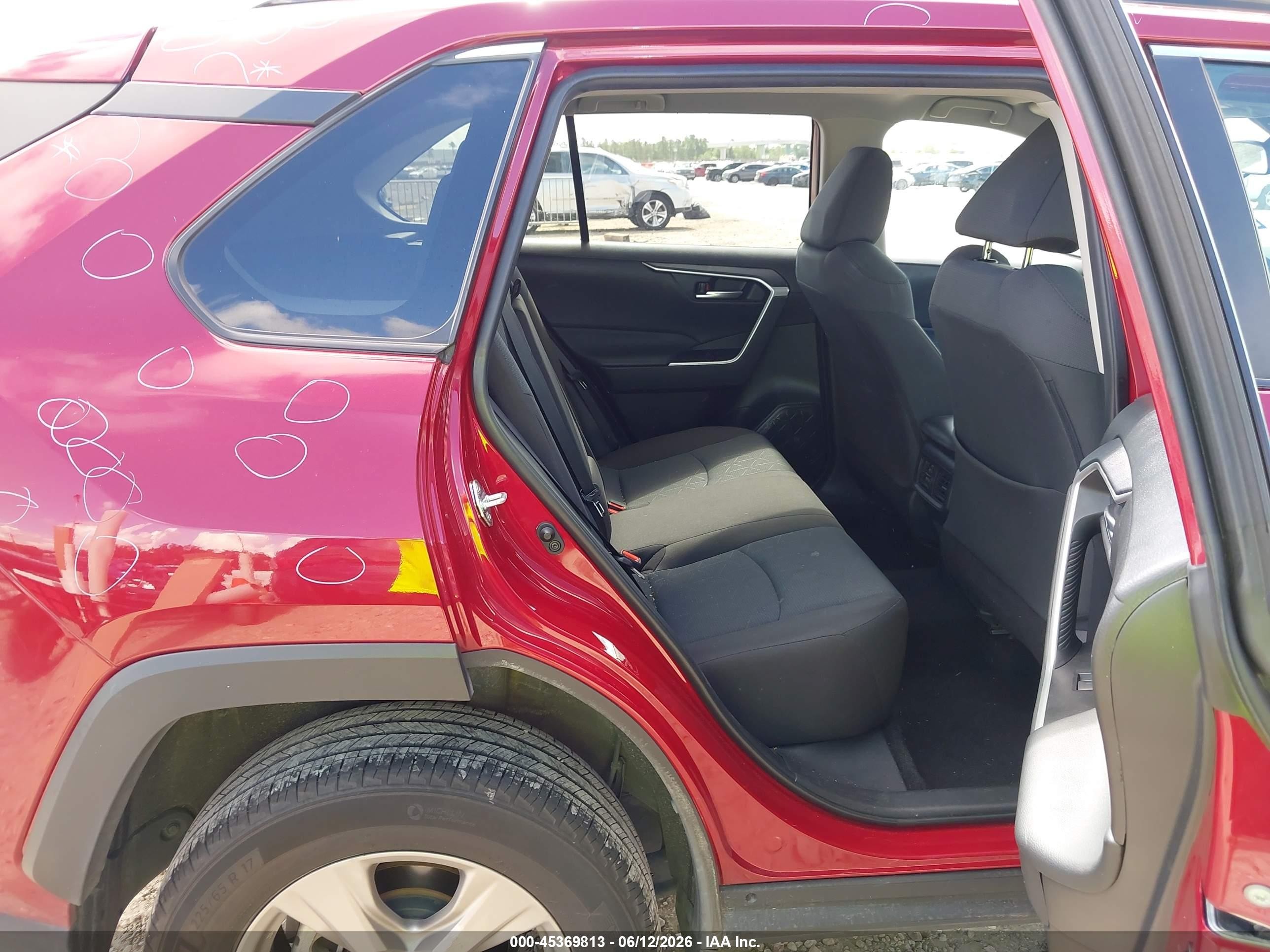 2025 Toyota Rav4 Xle Red vin: 2T3W1RFV4SW373247