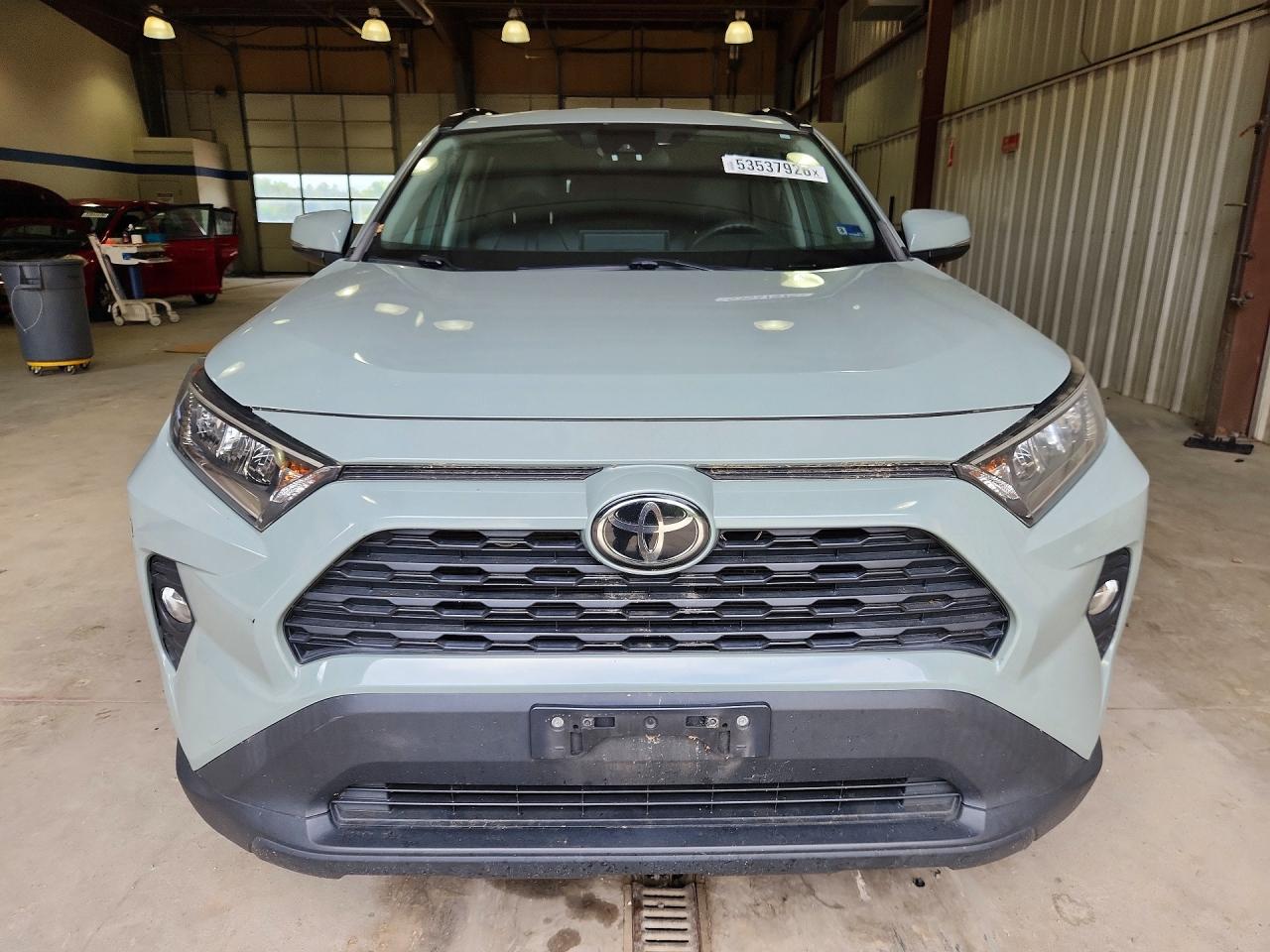 2020 Toyota Rav4 Xle/xle Premium Green vin: 2T3W1RFV5LC051042