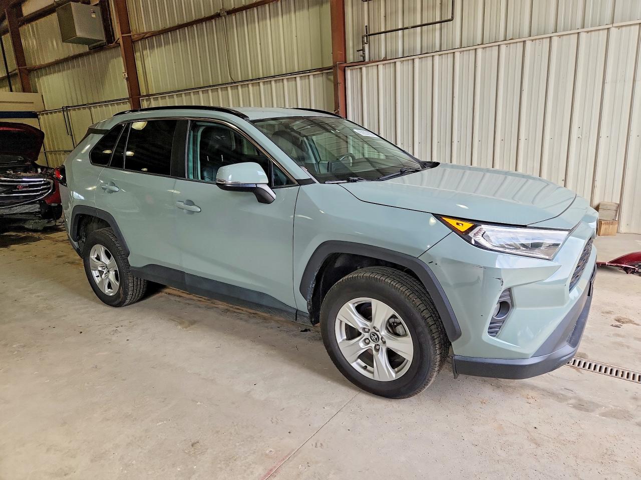 2020 Toyota Rav4 Xle/xle Premium Green vin: 2T3W1RFV5LC051042