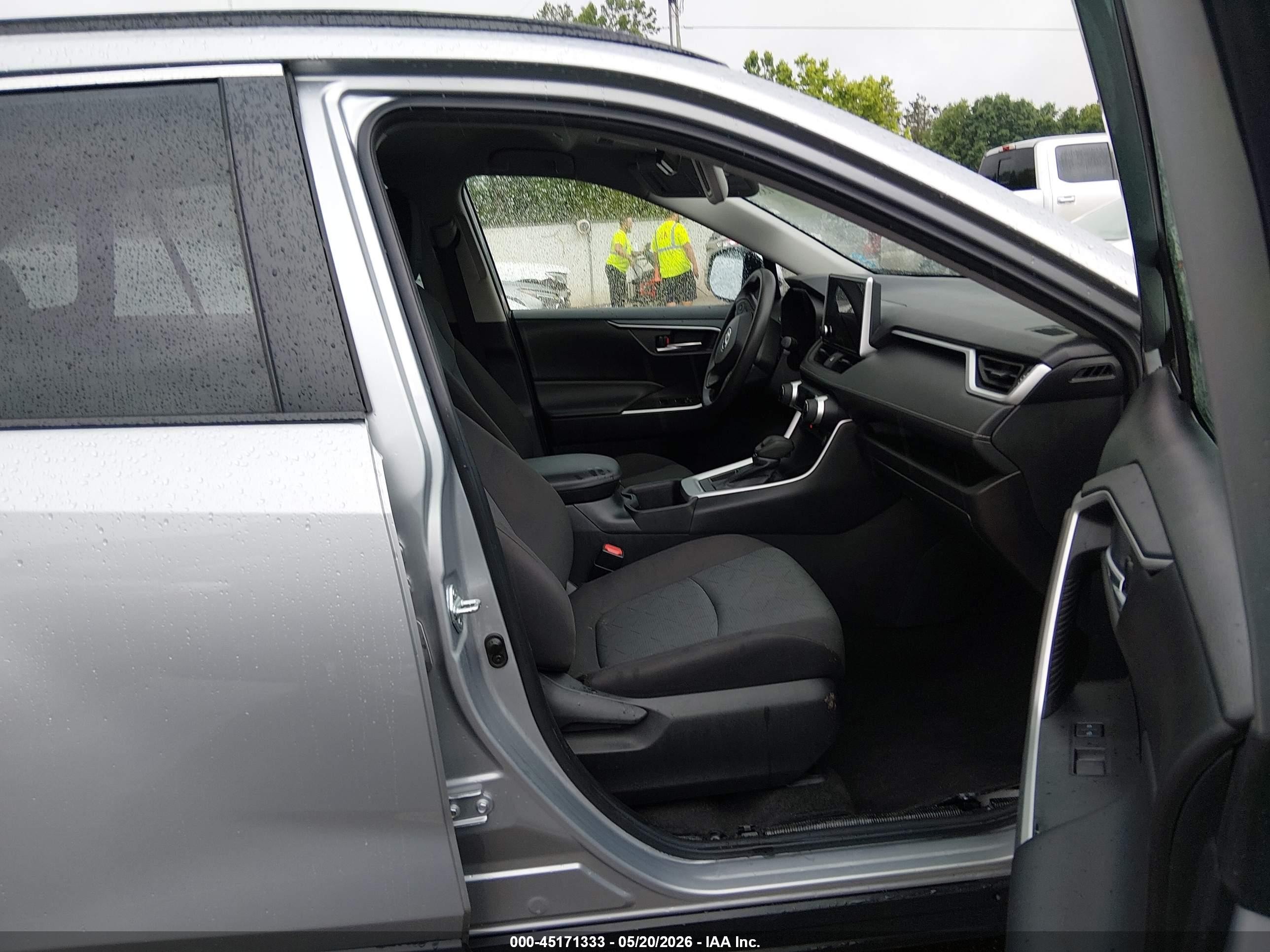 2023 Toyota Rav4 Xle Silver vin: 2T3W1RFV5PW286951