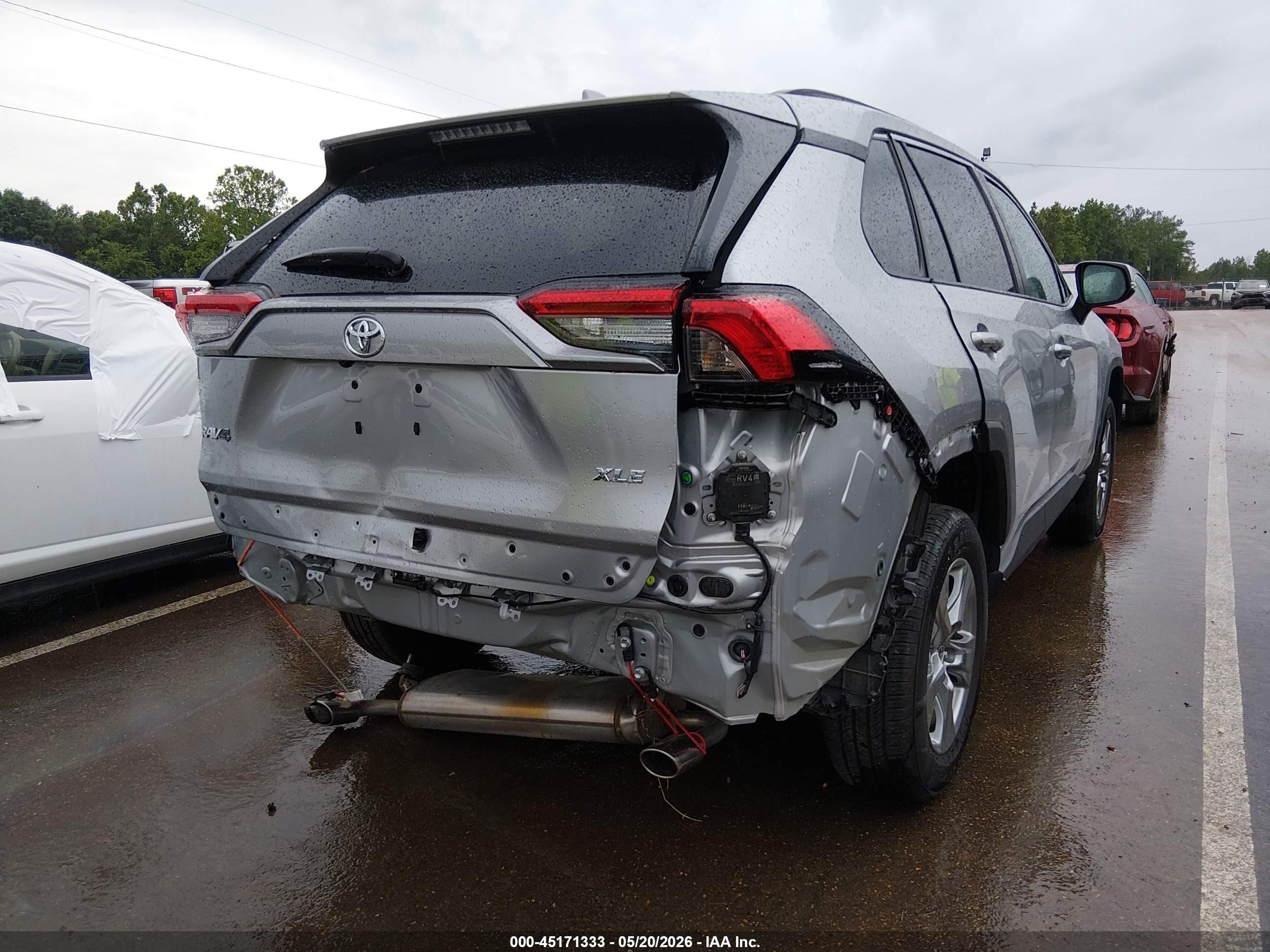 2023 Toyota Rav4 Xle Silver vin: 2T3W1RFV5PW286951