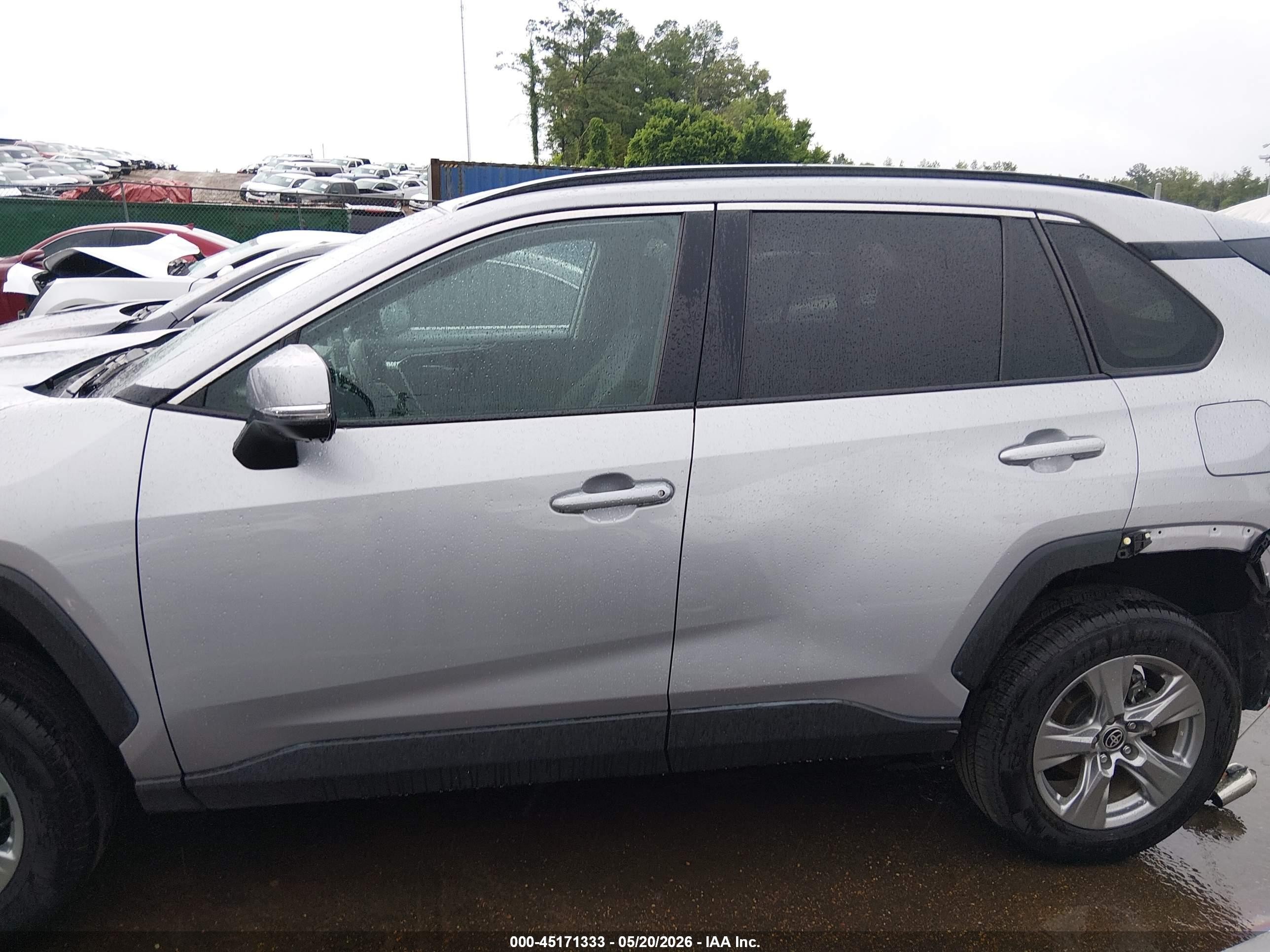 2023 Toyota Rav4 Xle Silver vin: 2T3W1RFV5PW286951