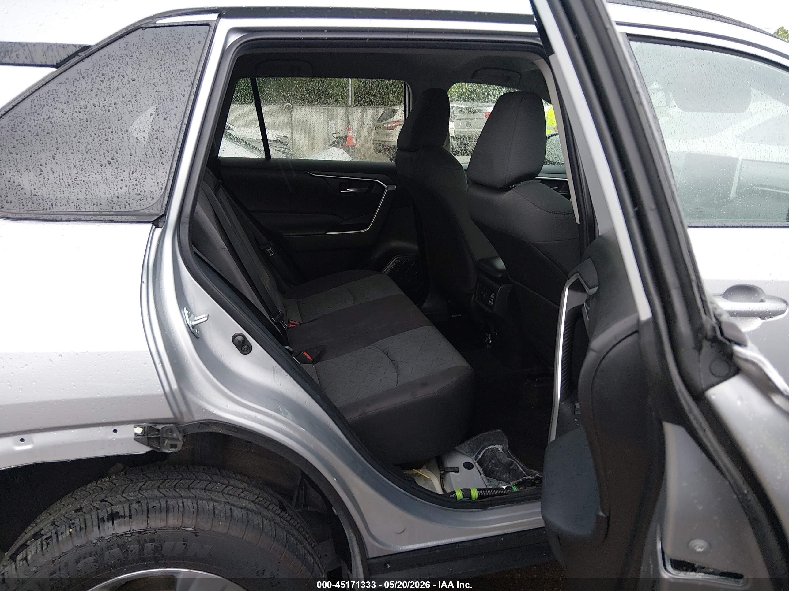 2023 Toyota Rav4 Xle Silver vin: 2T3W1RFV5PW286951