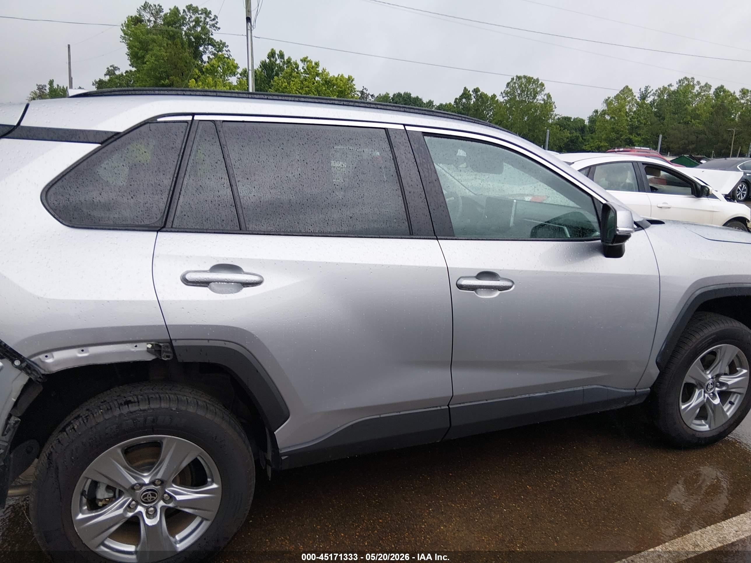 2023 Toyota Rav4 Xle Silver vin: 2T3W1RFV5PW286951