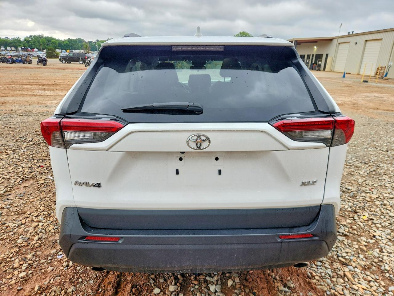 2024 Toyota Rav4 Xle White vin: 2T3W1RFV5RC269796