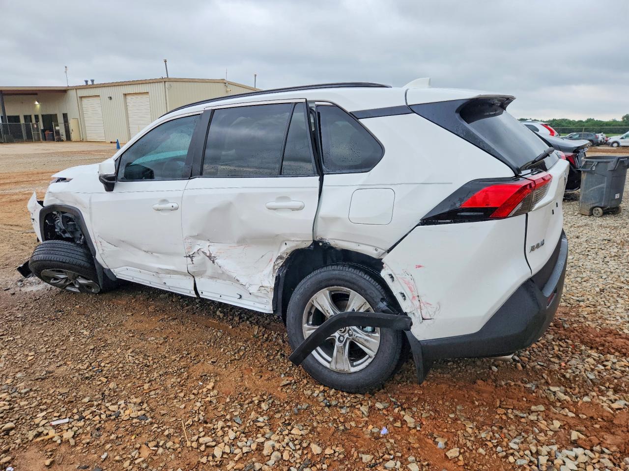 2024 Toyota Rav4 Xle White vin: 2T3W1RFV5RC269796