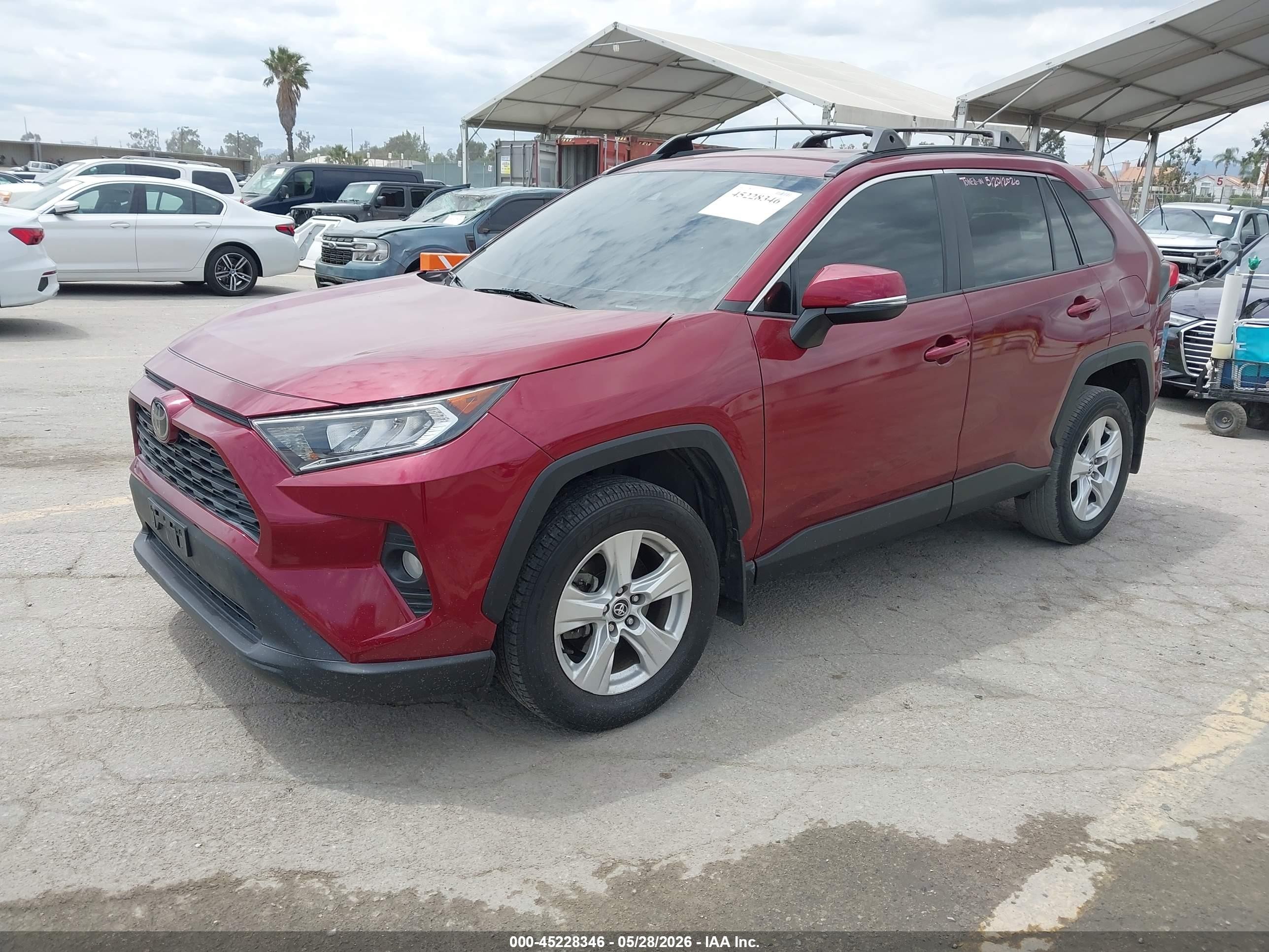2020 Toyota Rav4 Xle Красный vin: 2T3W1RFV6LW058323