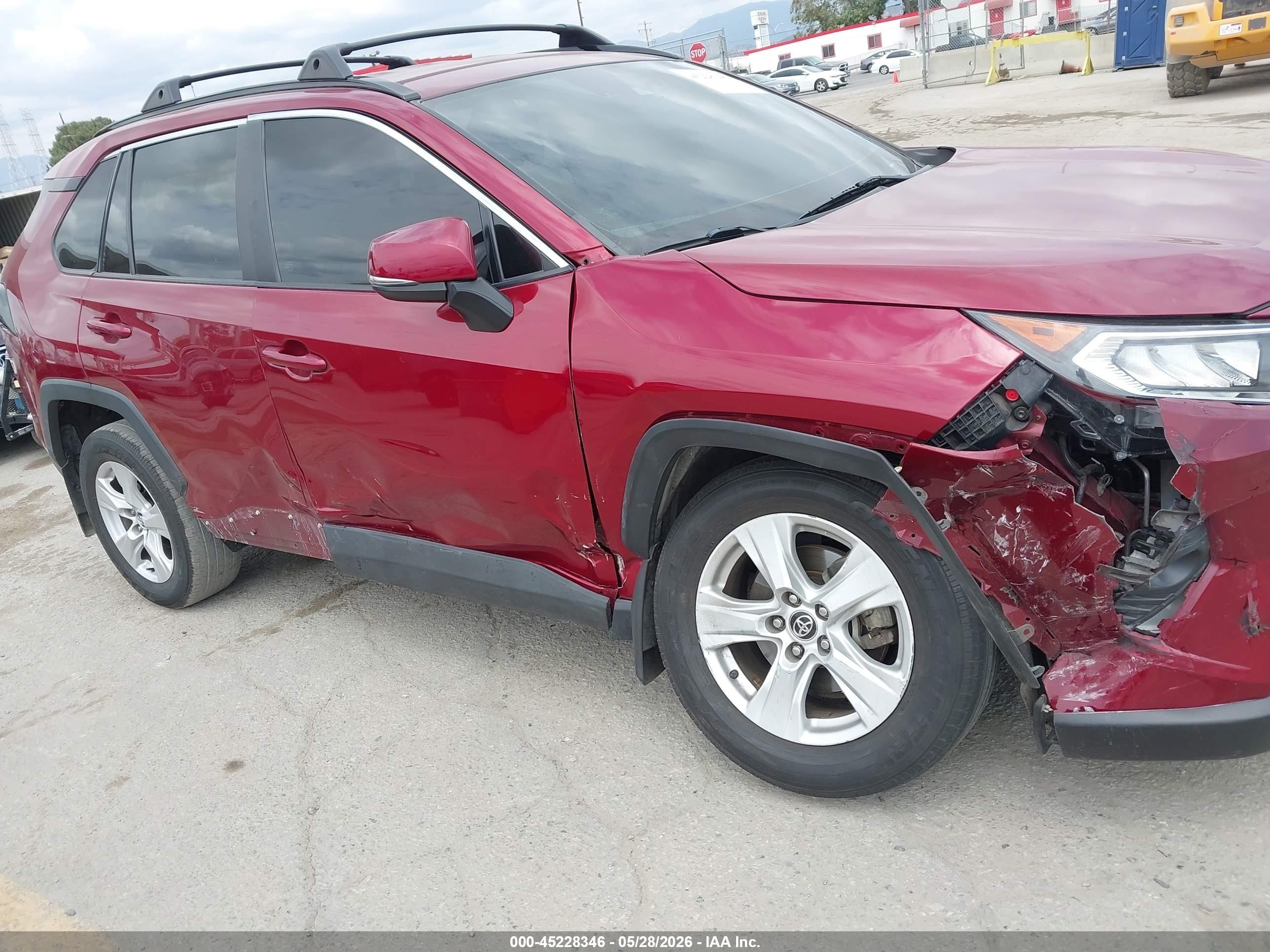 2020 Toyota Rav4 Xle Красный vin: 2T3W1RFV6LW058323