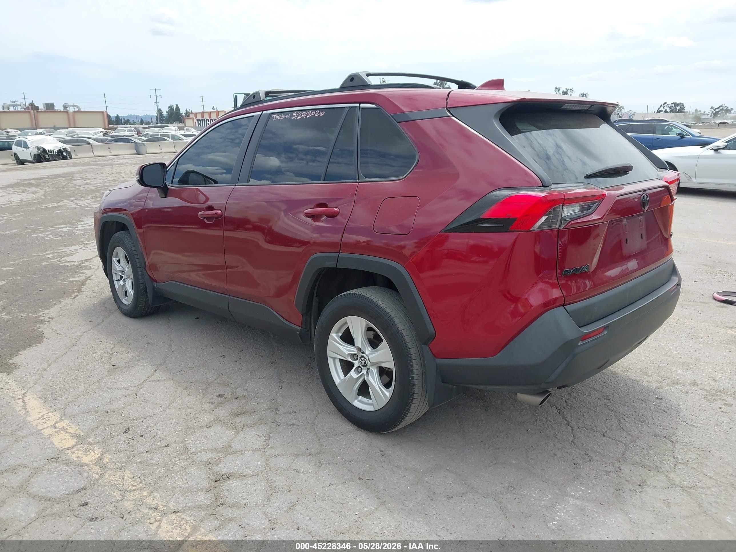 2020 Toyota Rav4 Xle Красный vin: 2T3W1RFV6LW058323