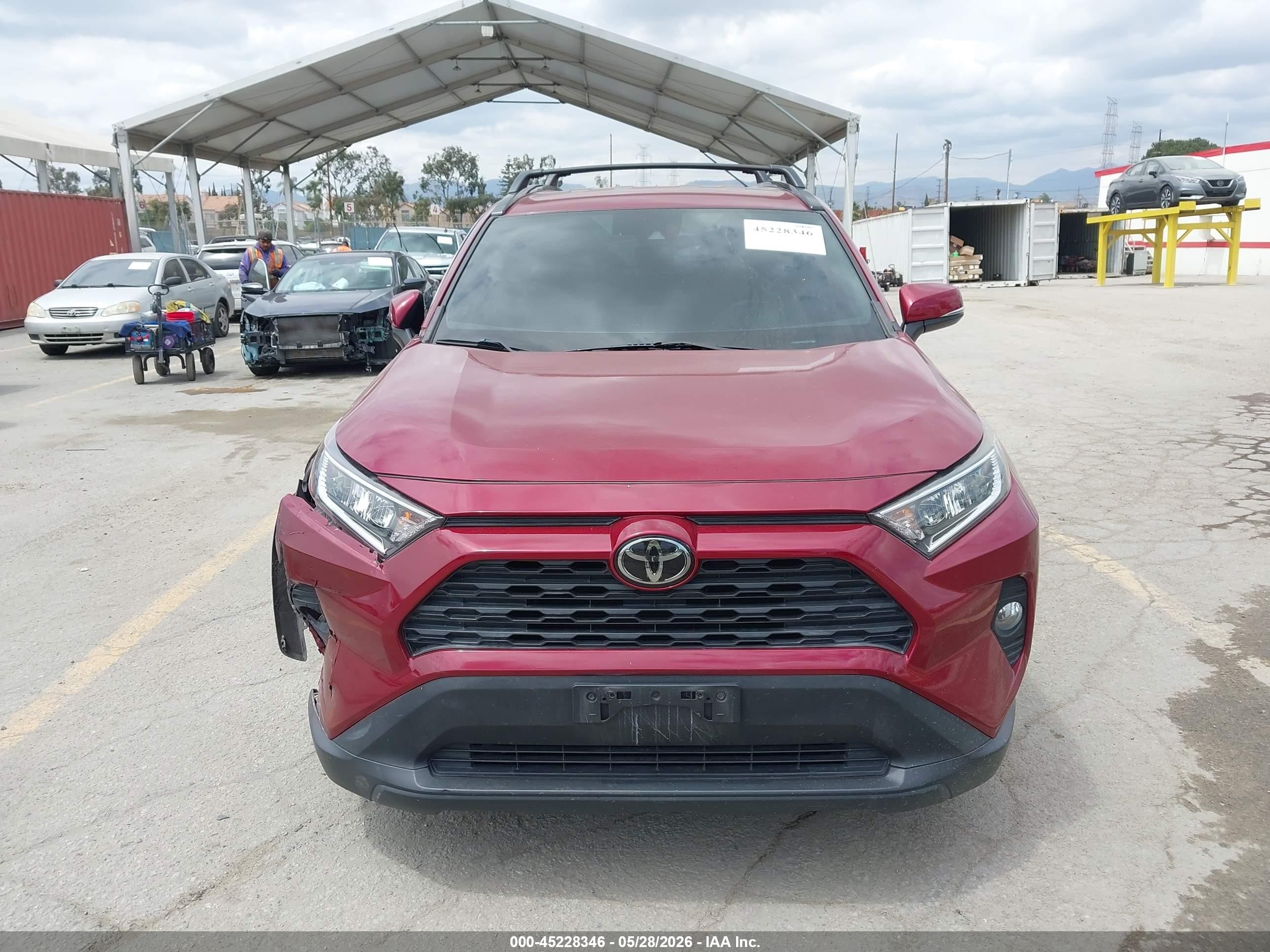 2020 Toyota Rav4 Xle Красный vin: 2T3W1RFV6LW058323