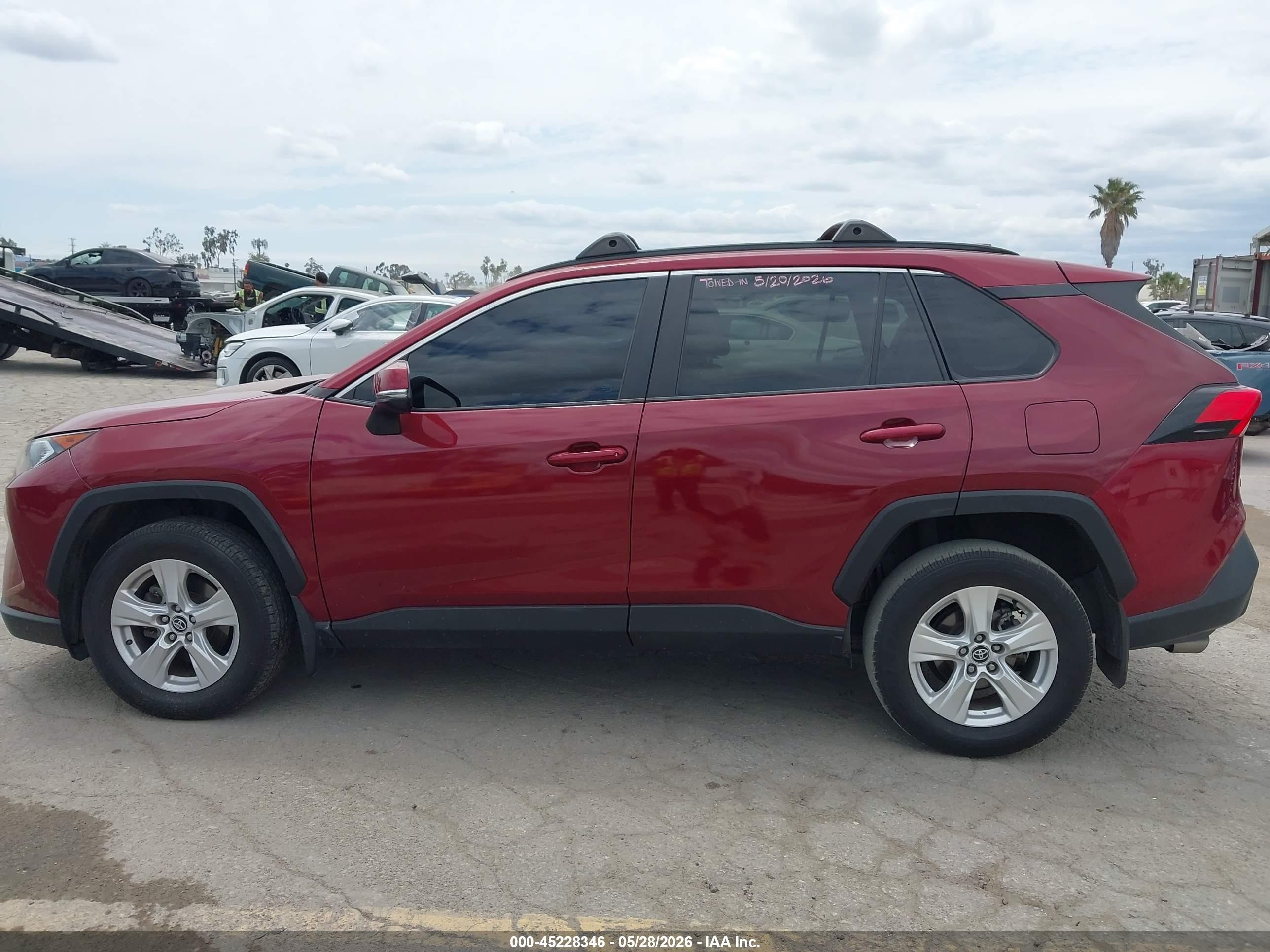 2020 Toyota Rav4 Xle Красный vin: 2T3W1RFV6LW058323