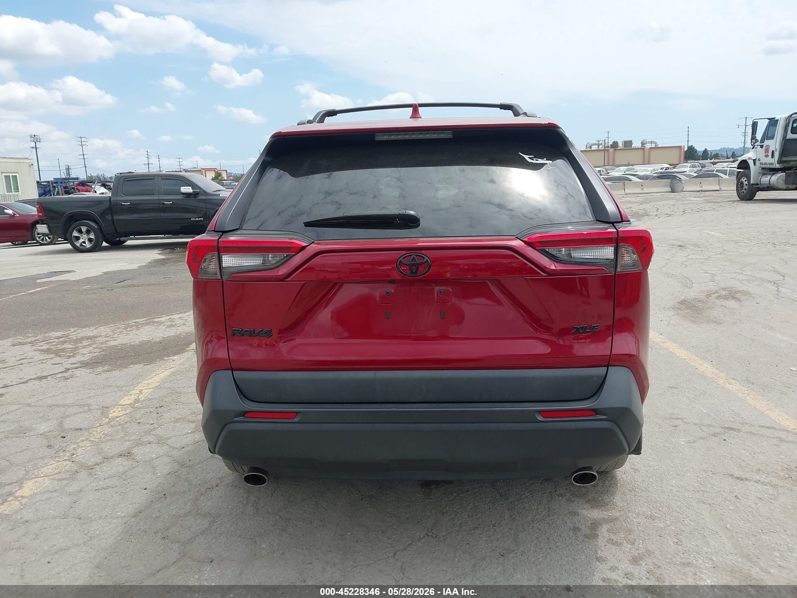 2020 Toyota Rav4 Xle Красный vin: 2T3W1RFV6LW058323