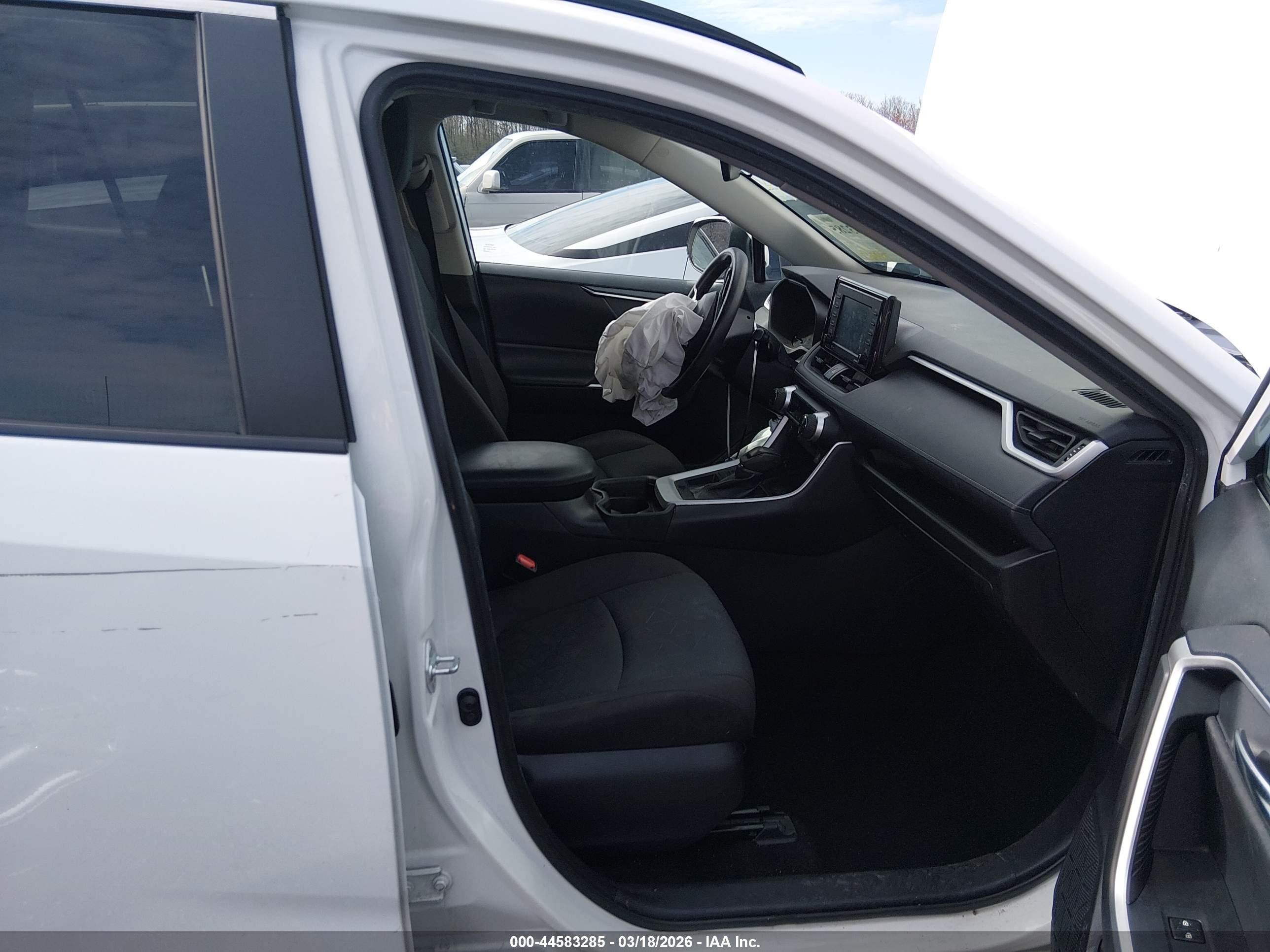 2021 Toyota Rav4 Xle White vin: 2T3W1RFV6MC145870