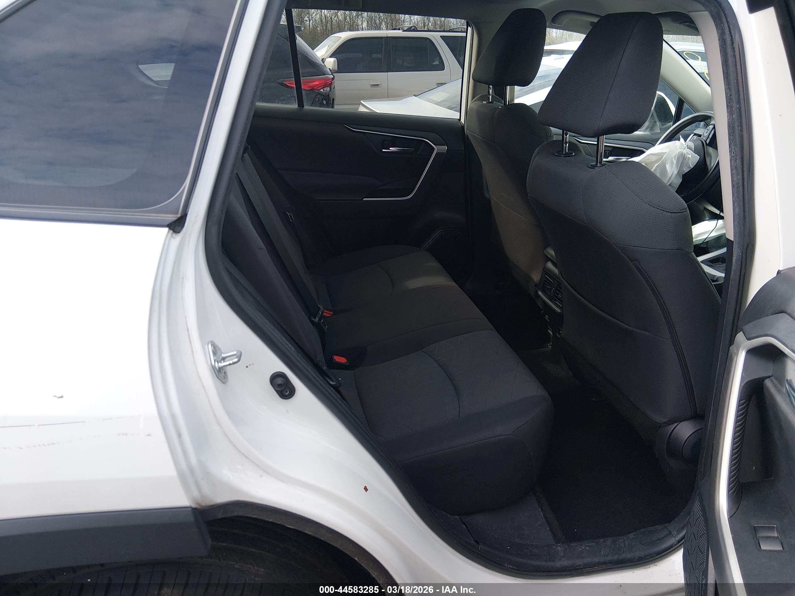 2021 Toyota Rav4 Xle White vin: 2T3W1RFV6MC145870